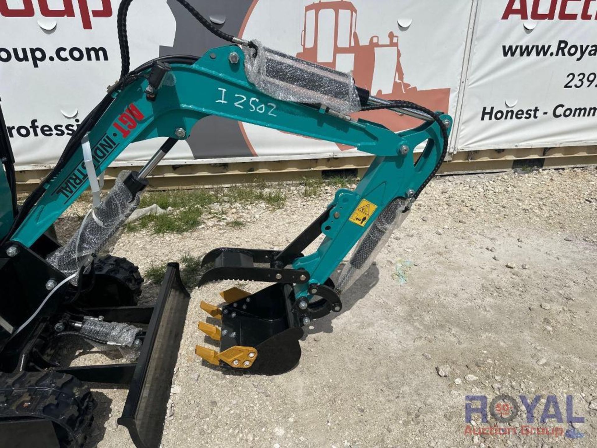 2023 AGT QH12 Hydraulic Mini Excavator - Image 16 of 18