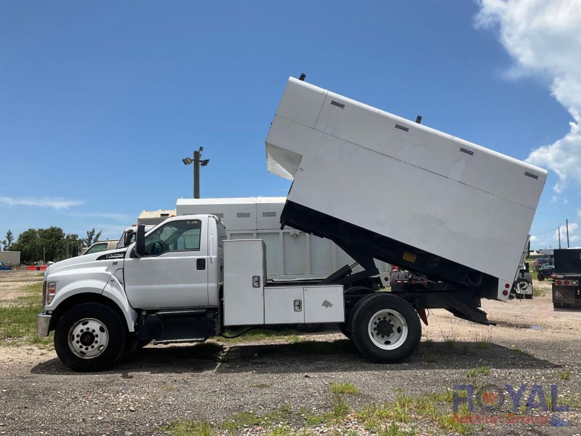 2019 Ford F-750 Forestry Chipper Dump Truck - Image 49 of 53