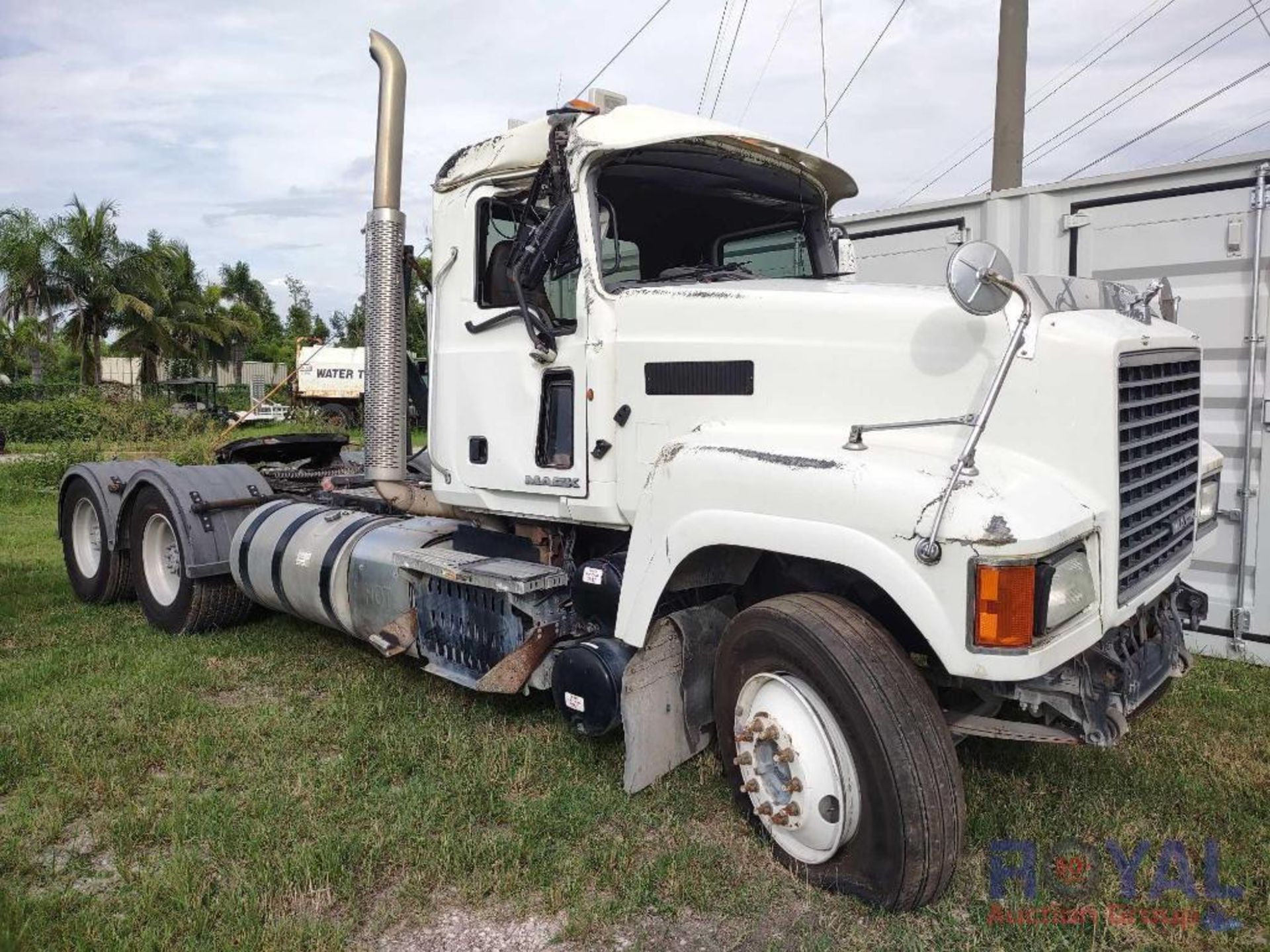 2013 Mack CHU613 Day Cab Truck Tractor - Image 2 of 41