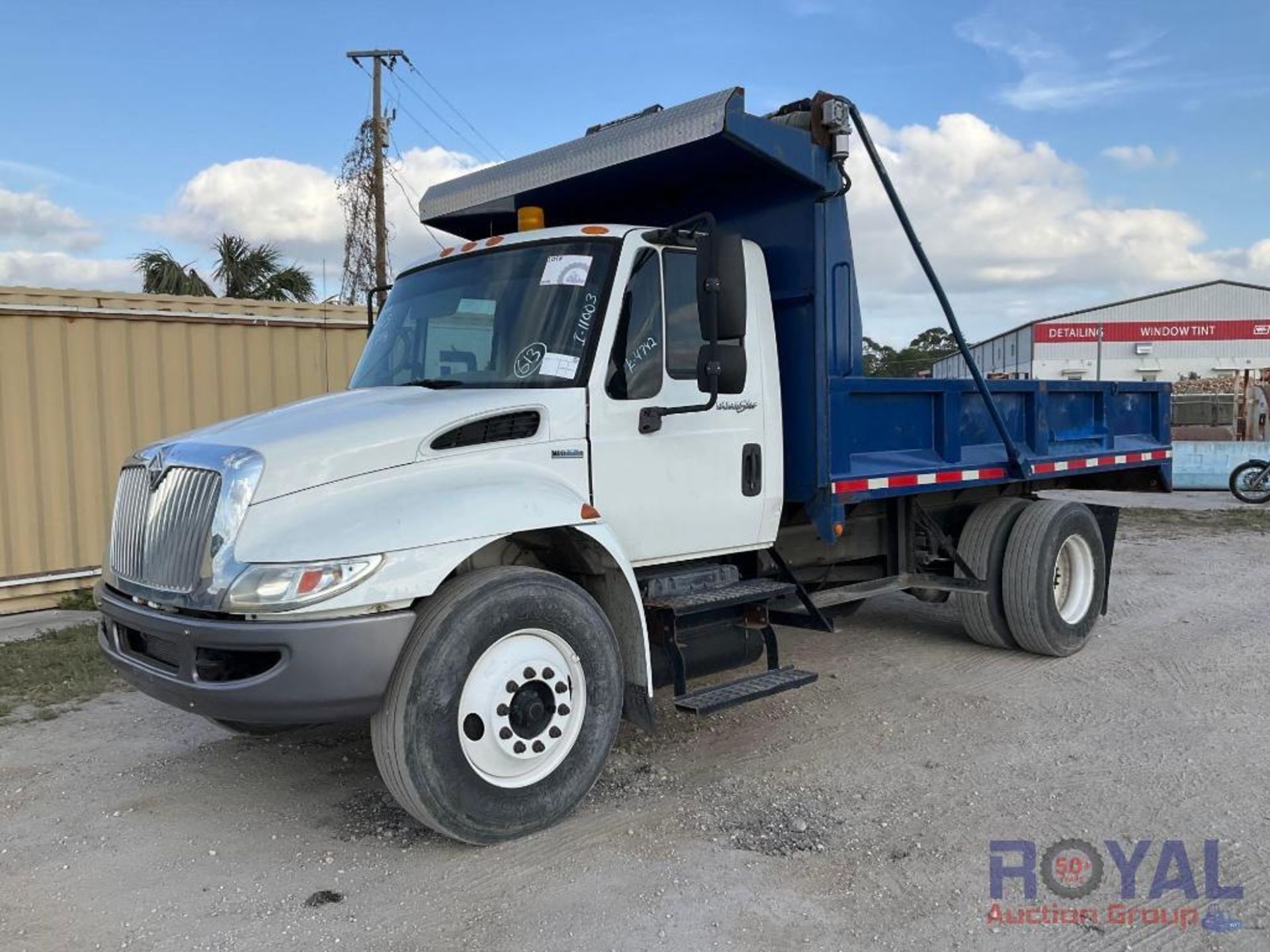 2009 International 4300 S/A Dump Truck - Image 36 of 37