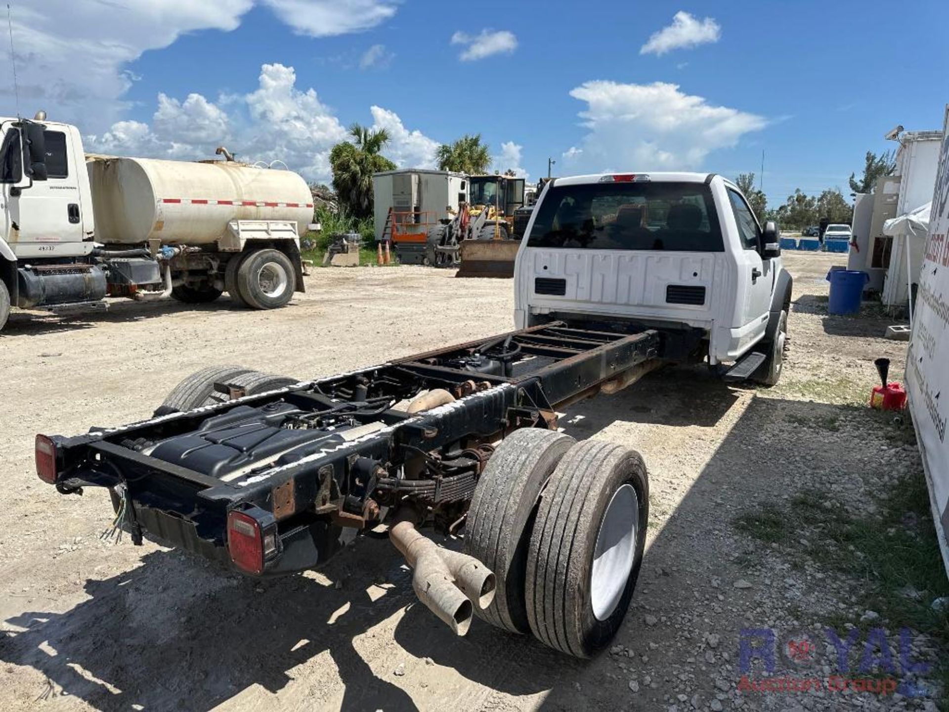 2017 Ford F-550 Cab and Chassis - Image 3 of 30