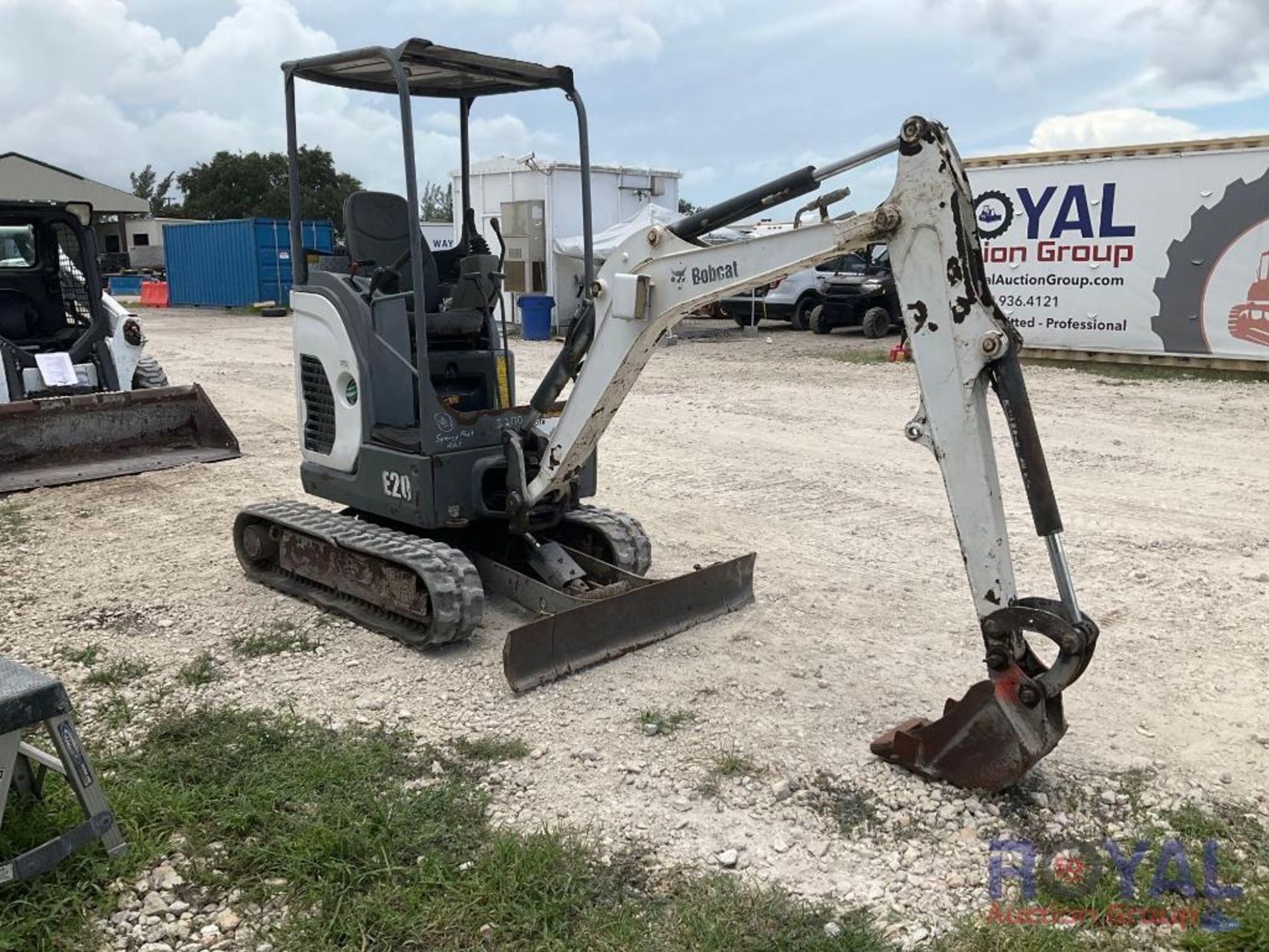 2016 Bobcat E 20 Mini Hydraulic Excavator - Image 4 of 24