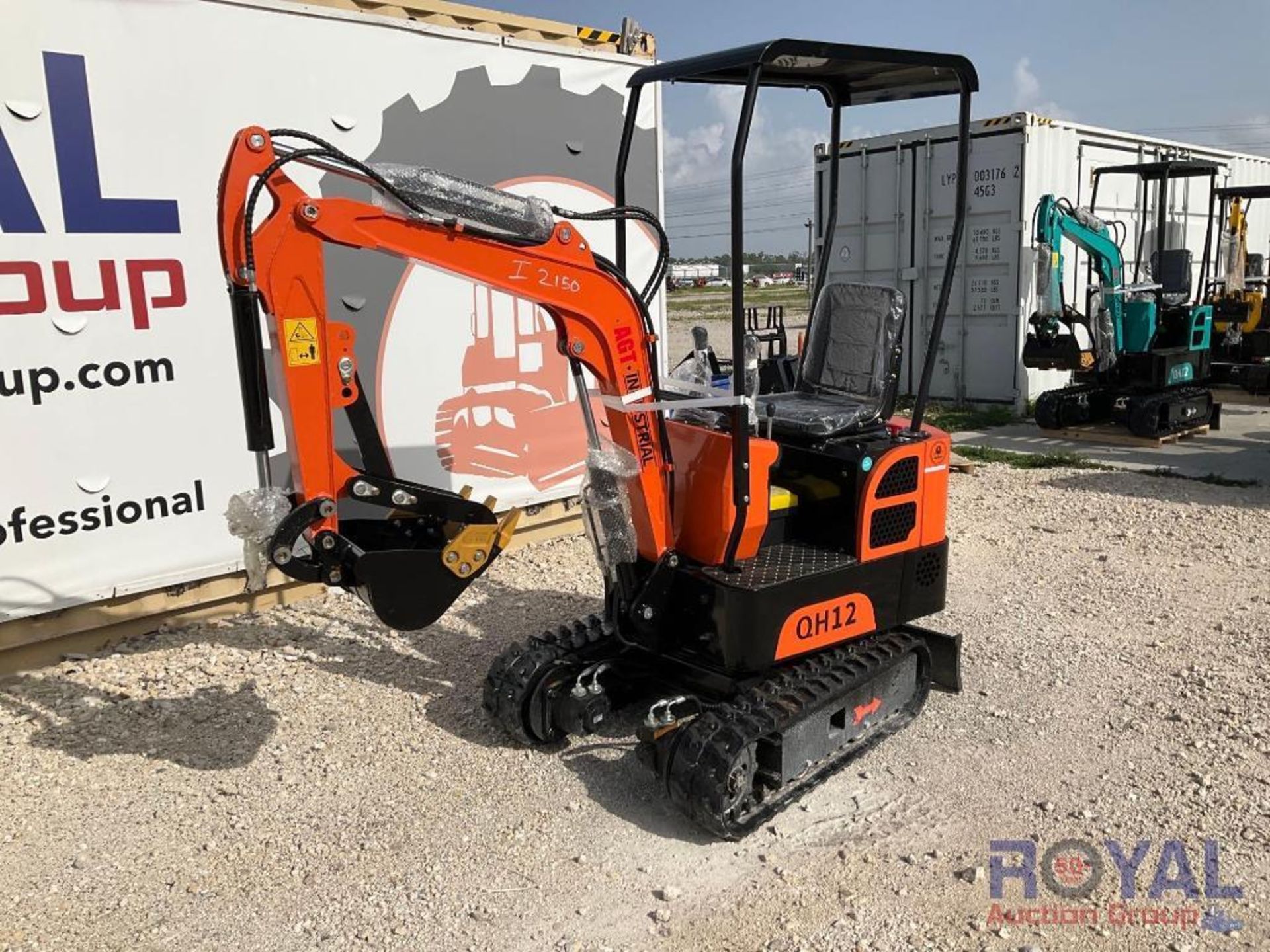 2023 AGT QH12 Hydraulic Mini Excavator