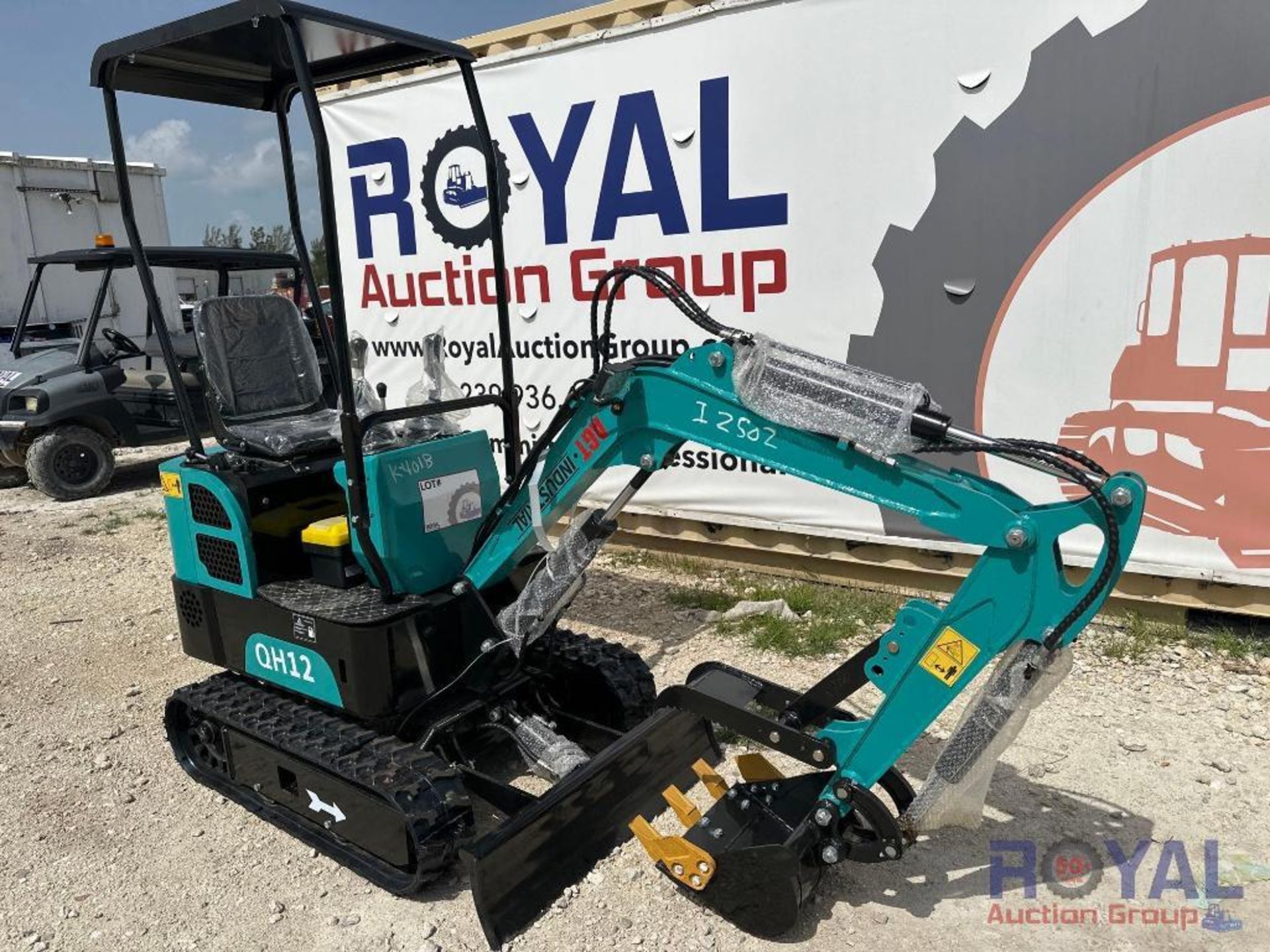 2023 AGT QH12 Hydraulic Mini Excavator