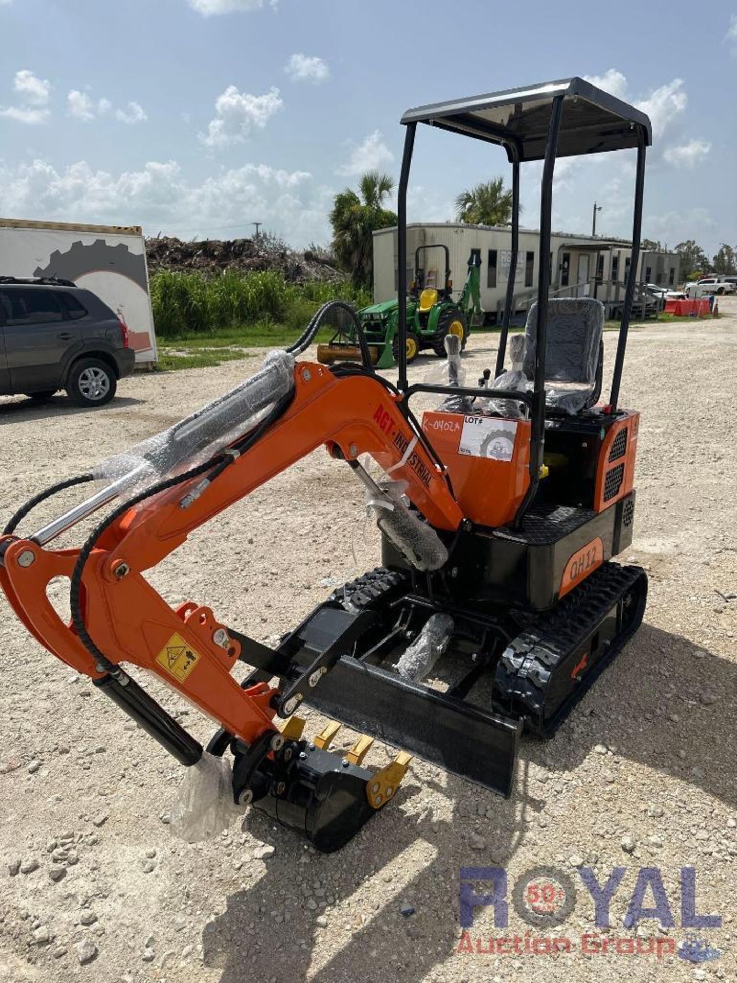 2023 AGT QH12 Hydraulic Mini Excavator - Image 4 of 19