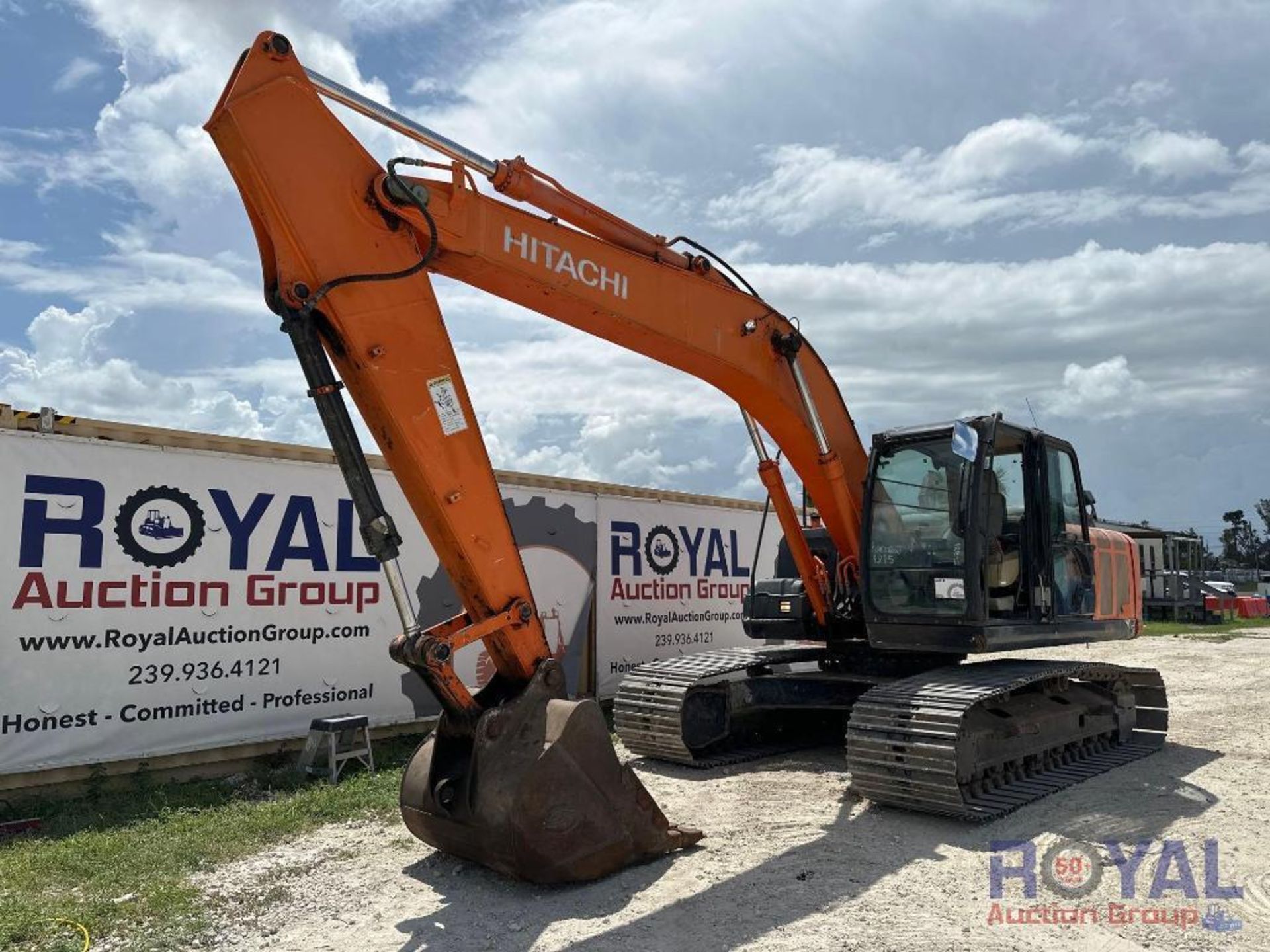 2015 Hitachi ZX210LC Hydraulic Excavator