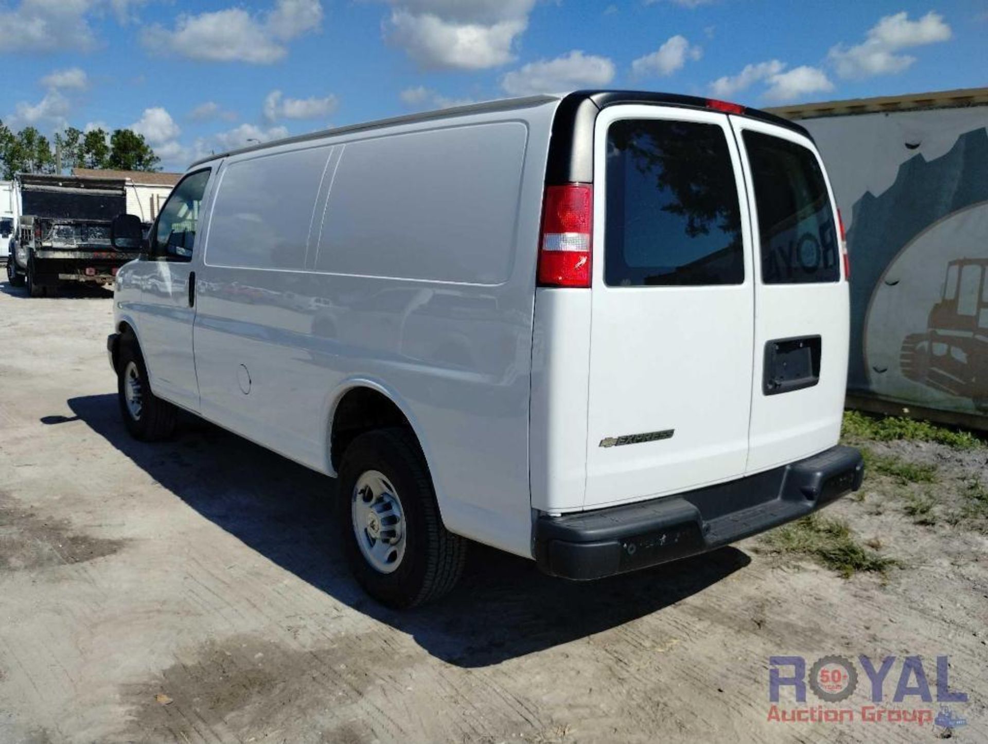 2021 Chevrolet Express Cargo Van - Image 4 of 24