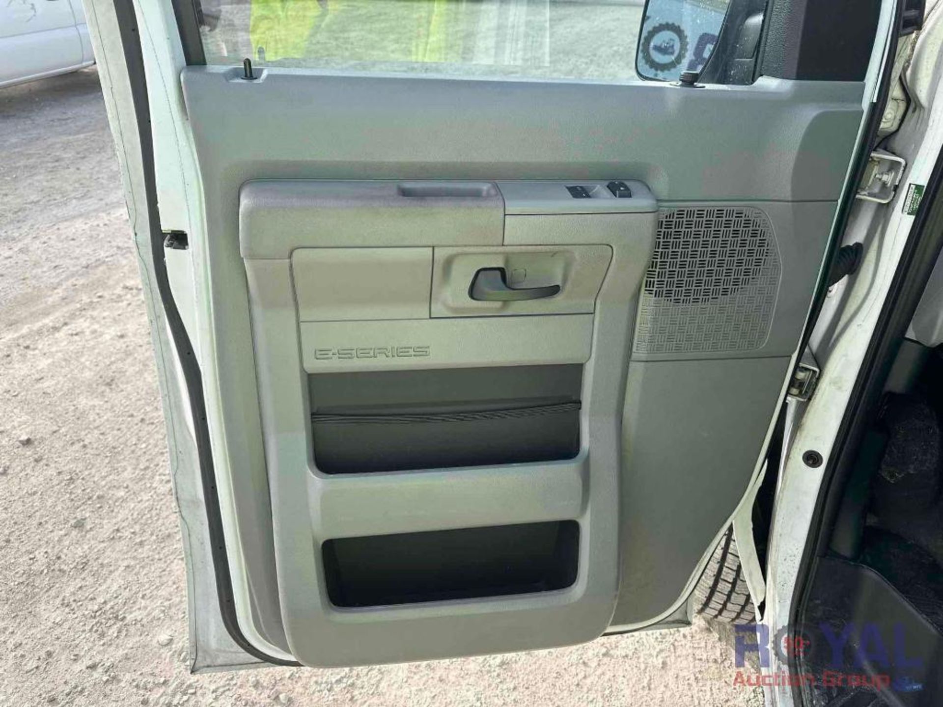 2011 Ford E350 Cargo Van - Image 13 of 27