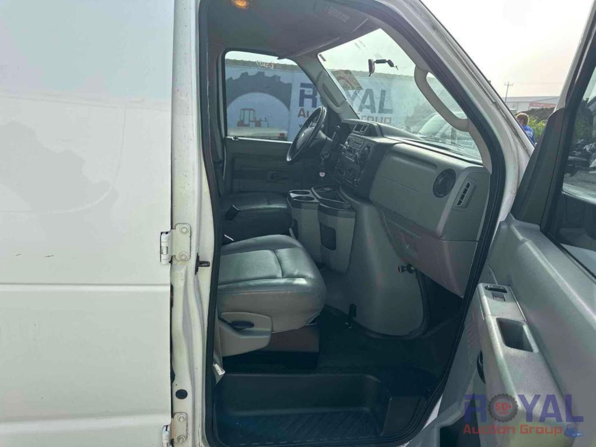 2011 Ford E350 Cargo Van - Image 22 of 27