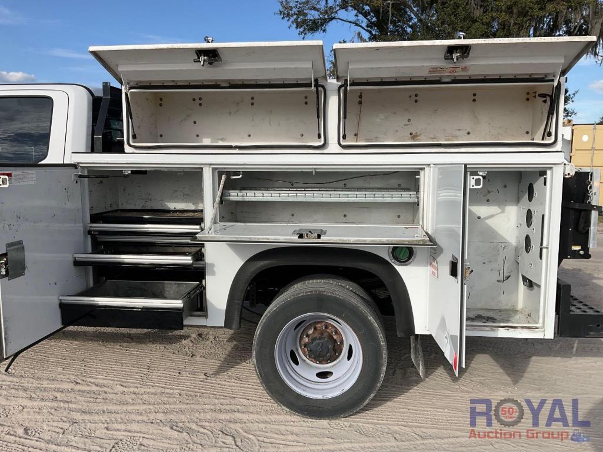 2019 F450 4x4 Service Truck - Image 13 of 34