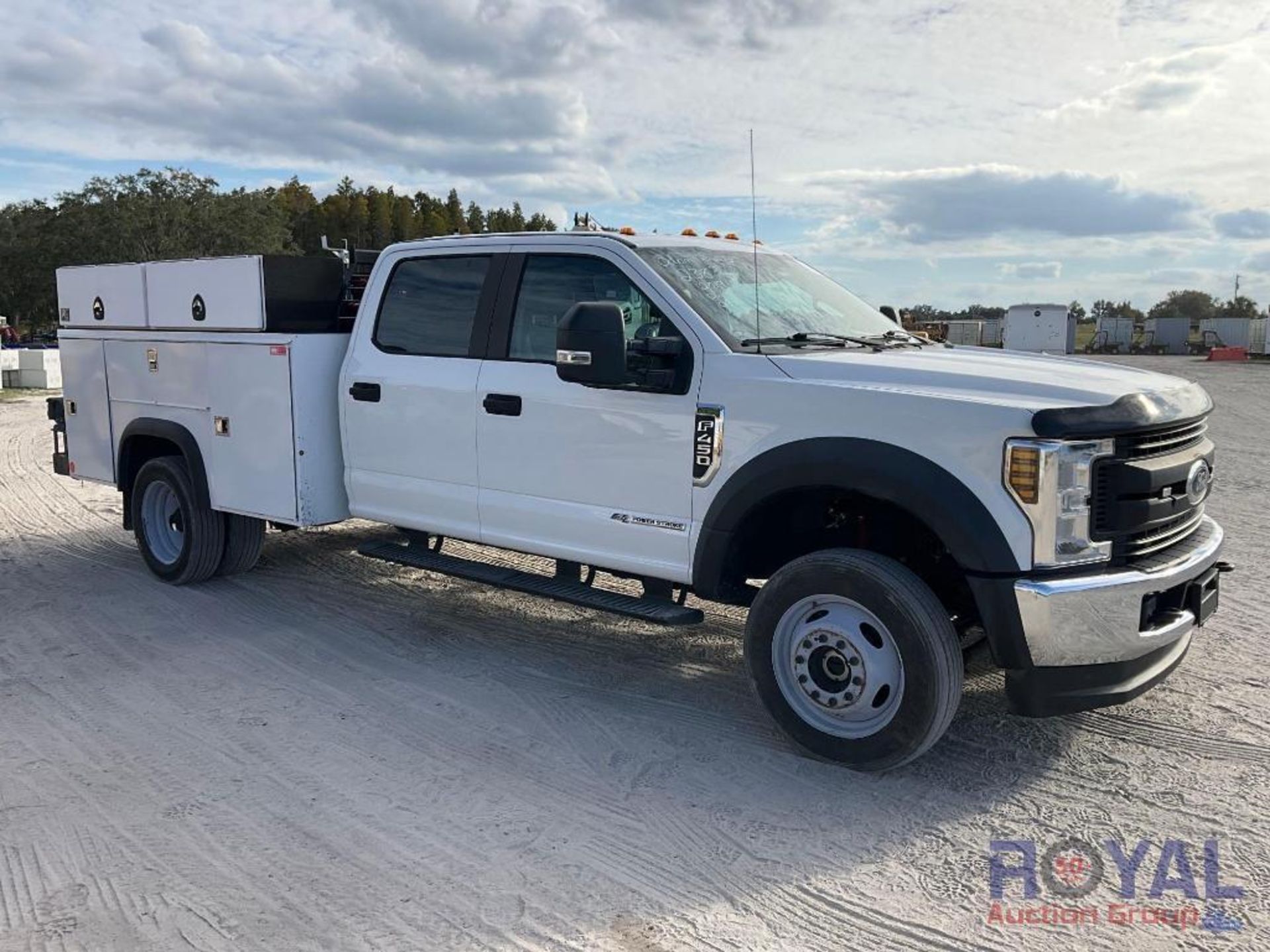2019 F450 4x4 Service Truck - Image 2 of 34