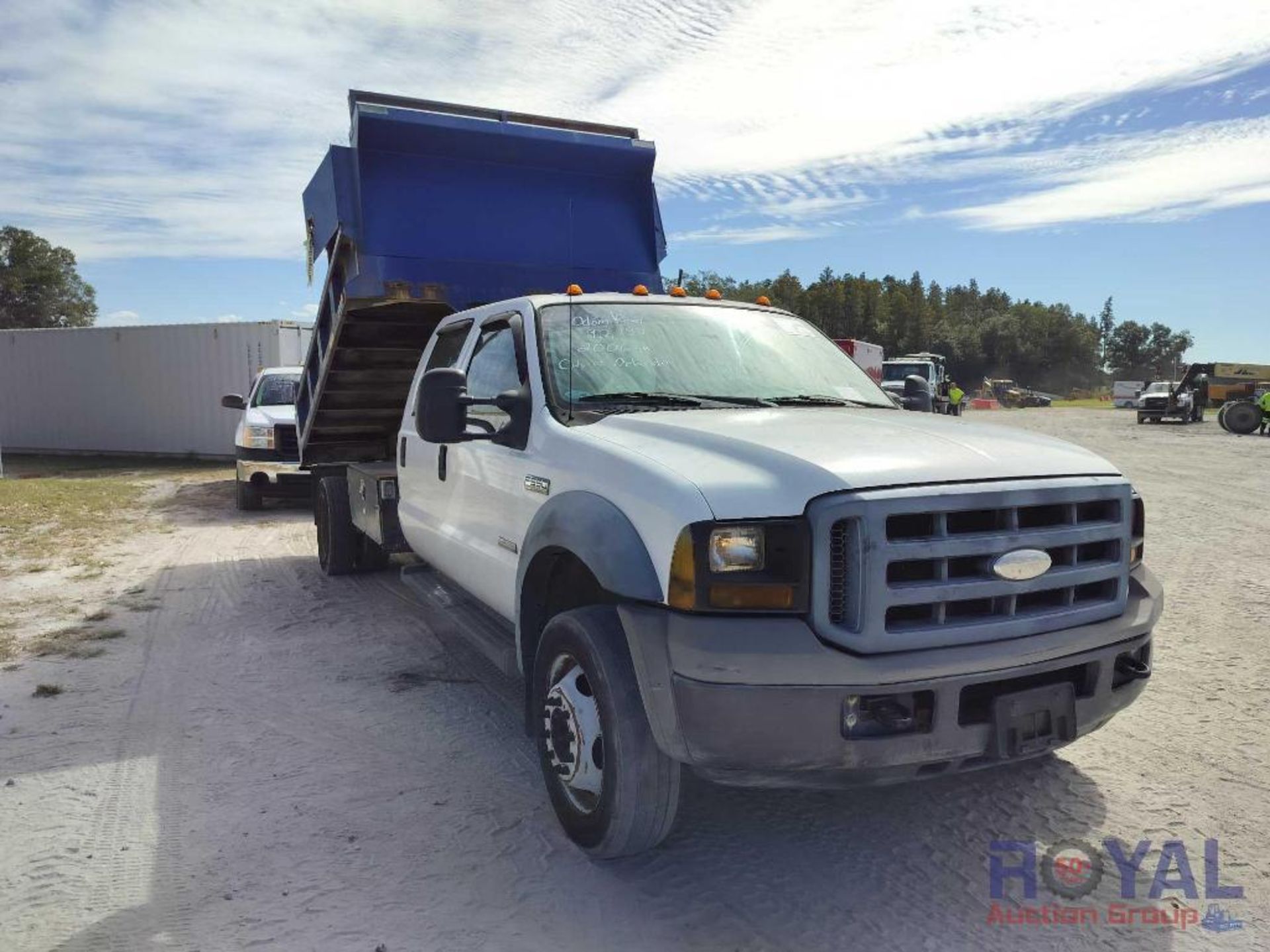 2006 Ford F350 Dump Truck - Image 2 of 27