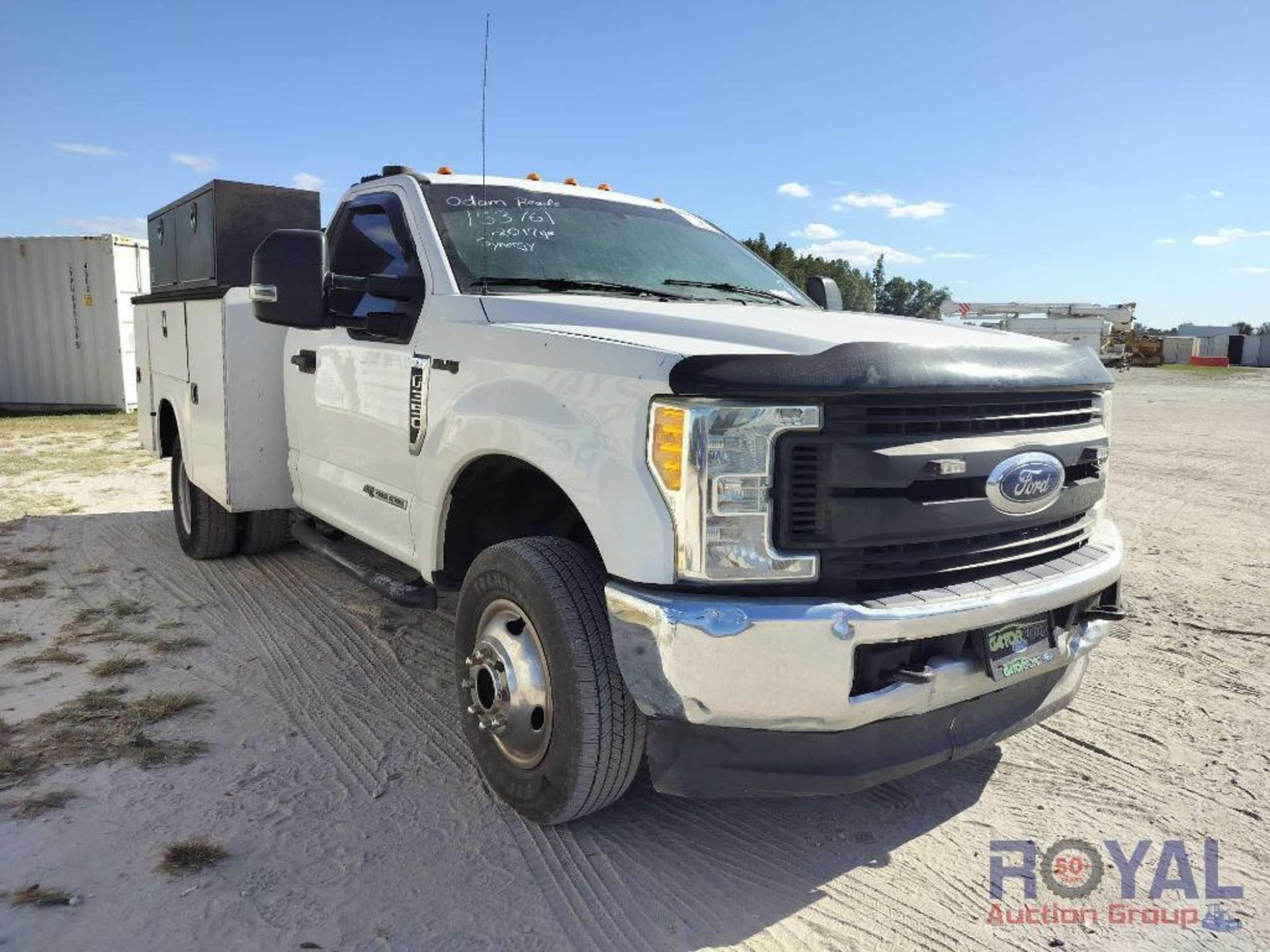 2017 Ford F350 4x4 Service Truck - Image 2 of 32