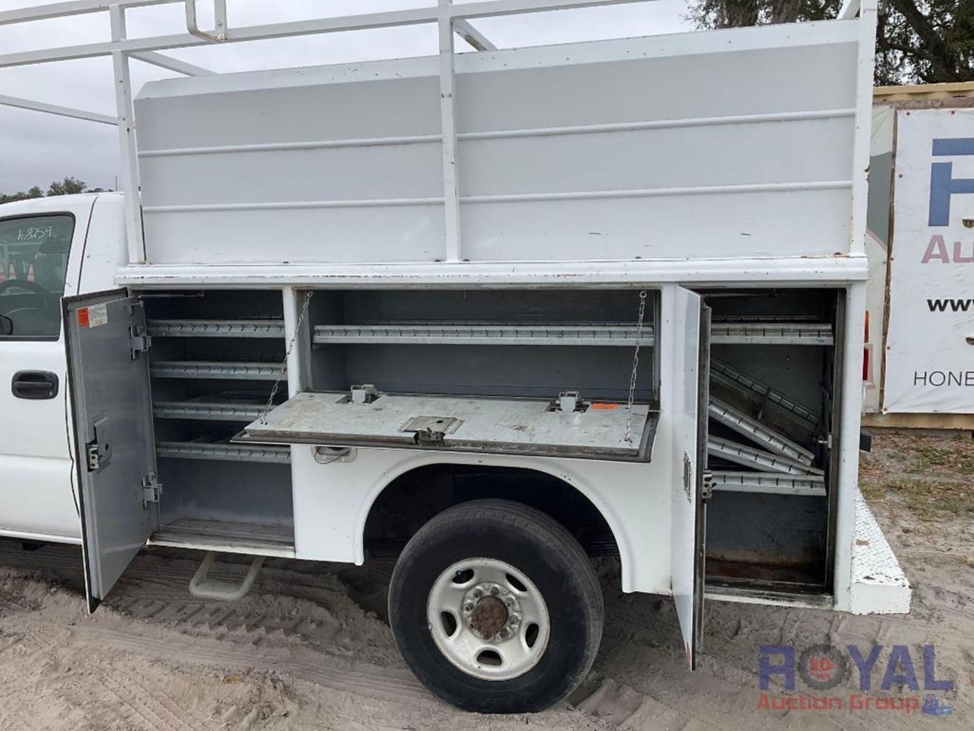 2002 Chevrolet Silverado Service Truck - Image 11 of 29