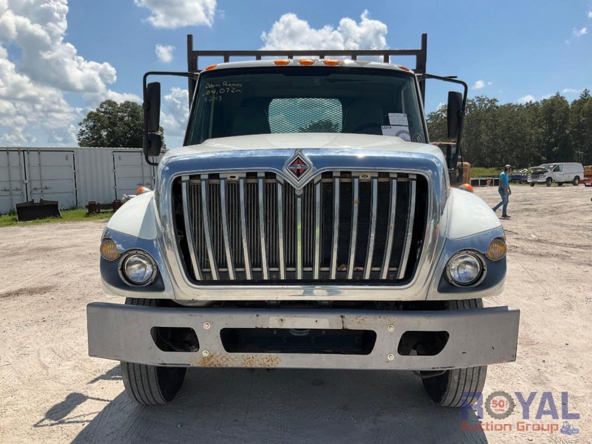 2013 International Workstar 7400 Tri Axle 26ft. Flatbed Truck W/ Piggyback - Image 15 of 30