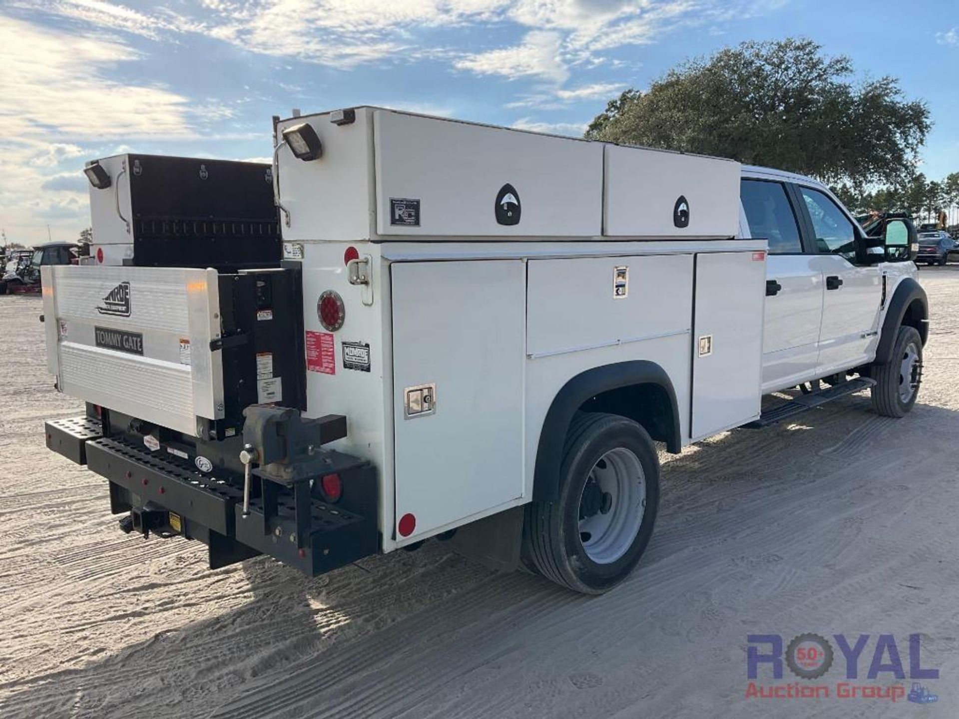 2019 F450 4x4 Service Truck - Image 3 of 34