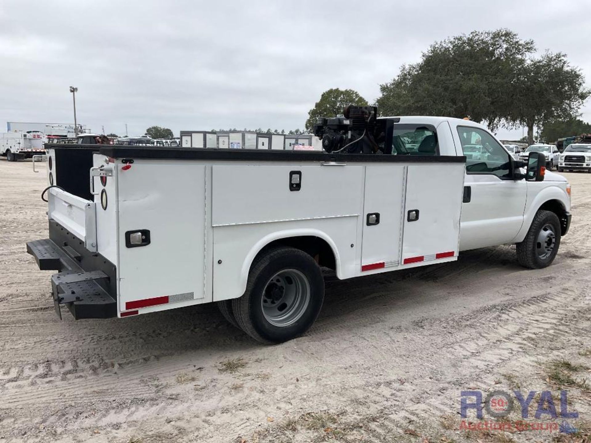 2015 Ford F350 Service Truck - Image 3 of 30