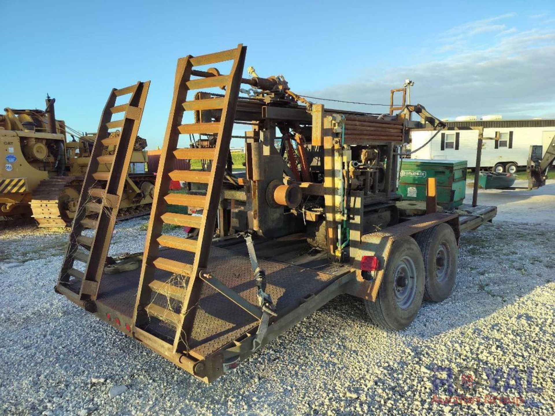 2001 Champion Trailer with Track Mounted Deep Rock Rig - Image 3 of 21