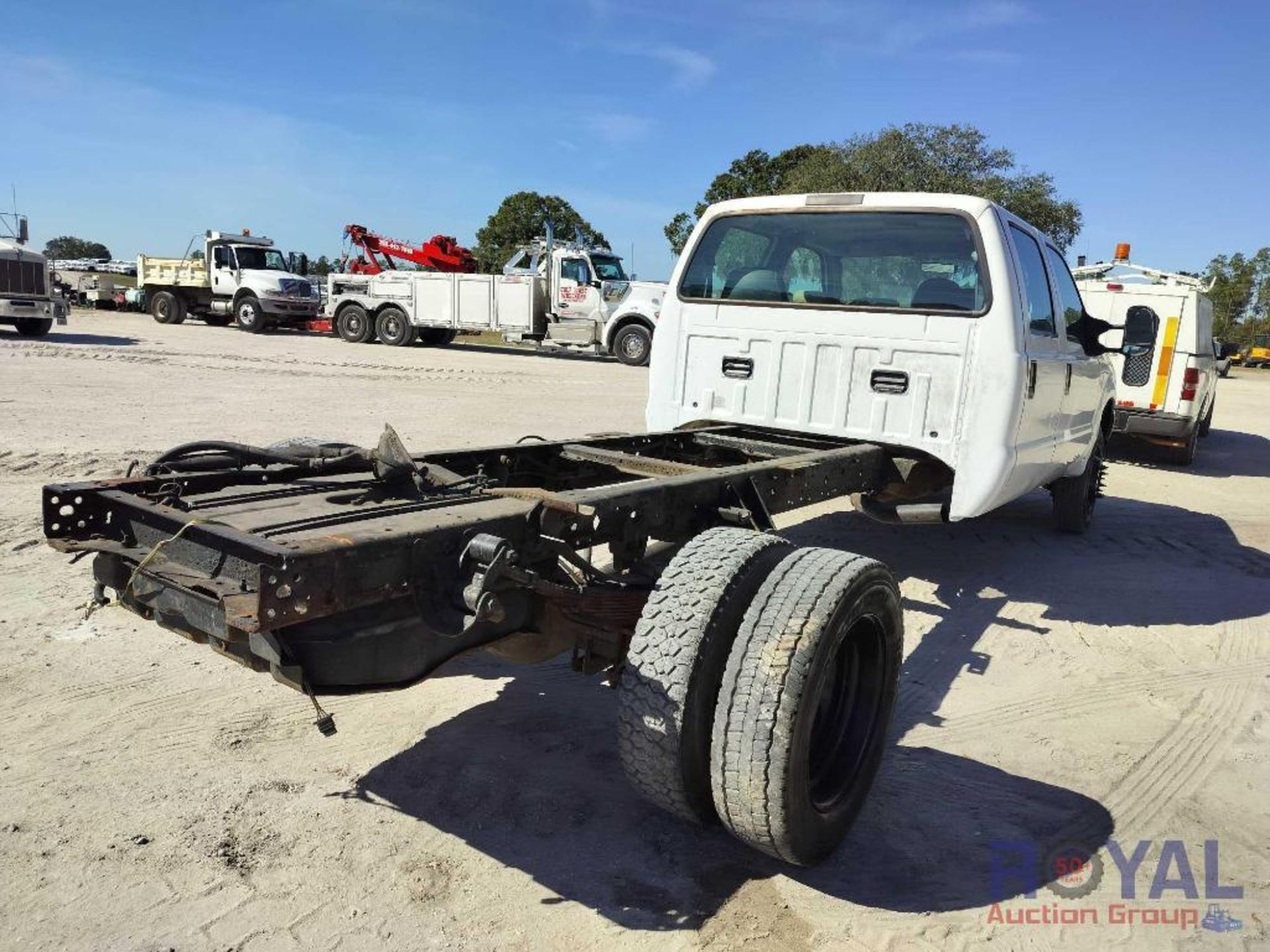 2004 Ford F450 Cab And Chassis Truck - Image 3 of 25