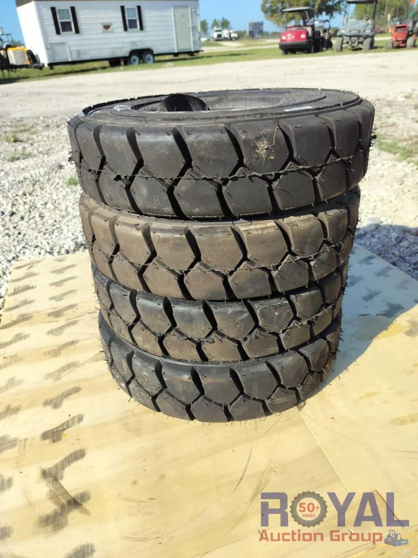 Set of 4 Carlisle Forklift Tube Tires 5.70/5.00-8NHS - Image 6 of 6