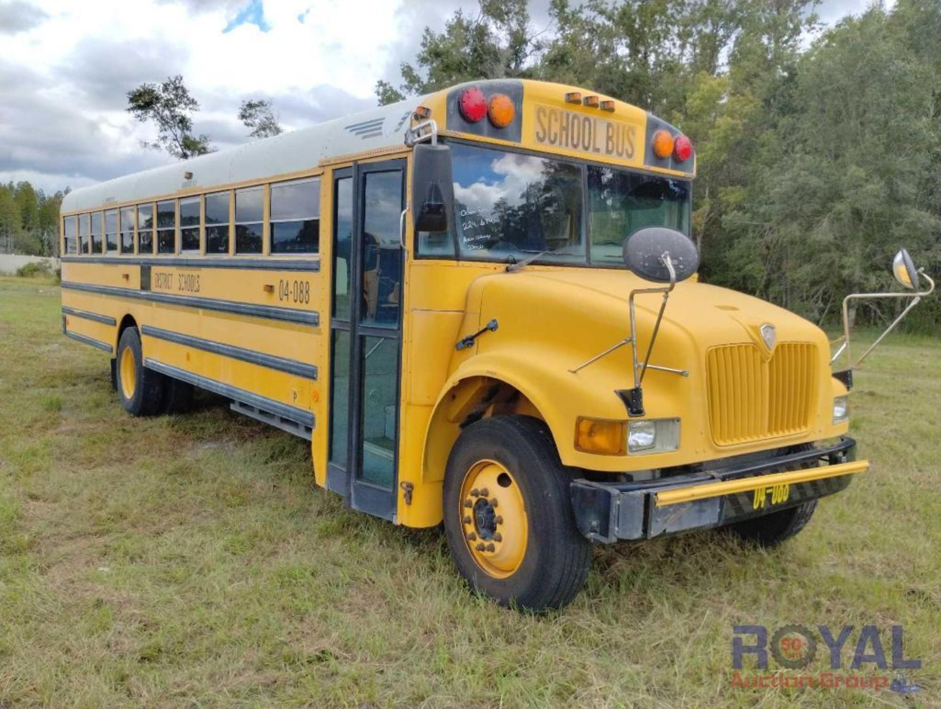 2004 IC Corporation 3000IC Bus - Image 2 of 24