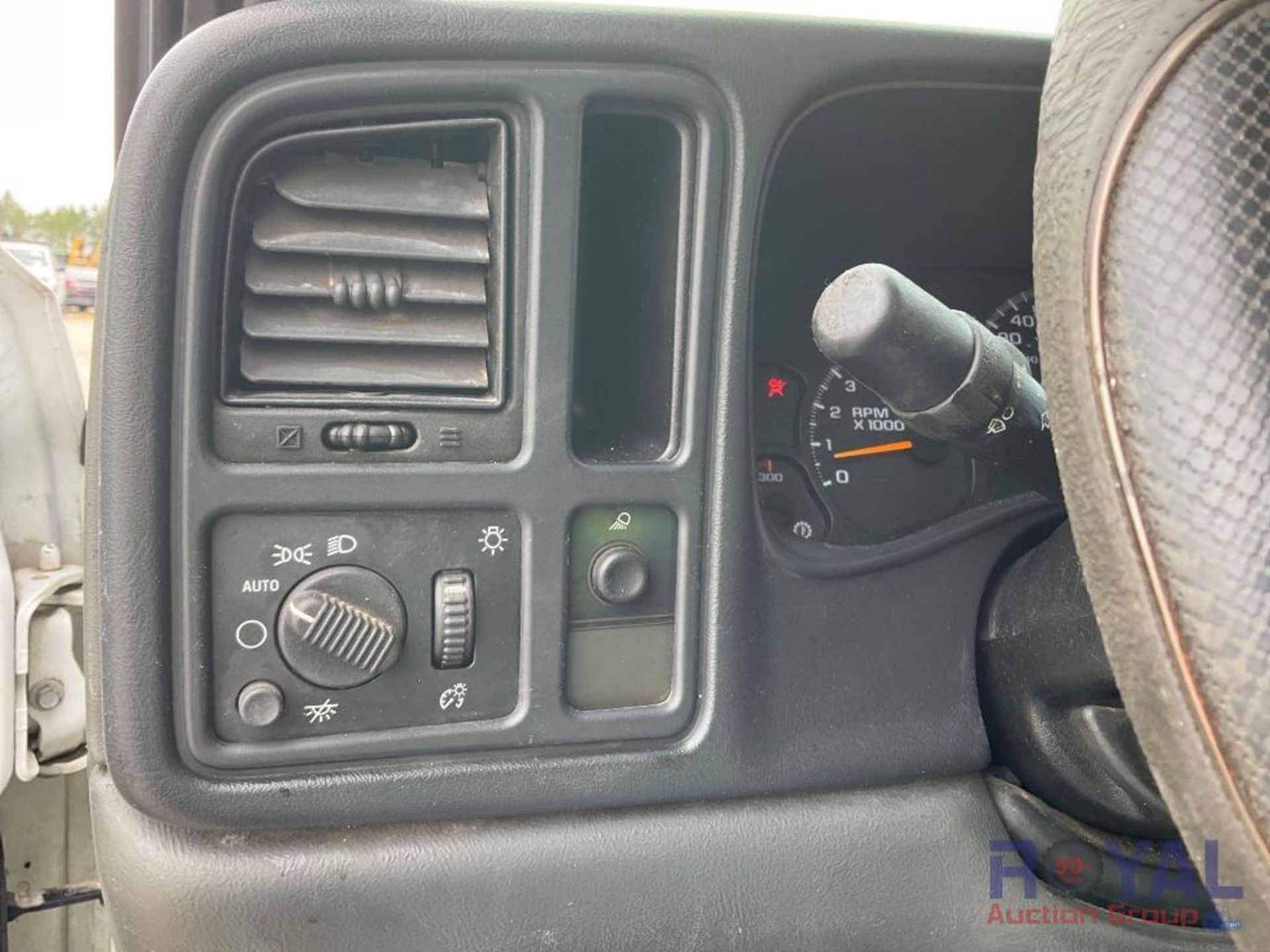 2002 Chevrolet Silverado Service Truck - Image 26 of 29