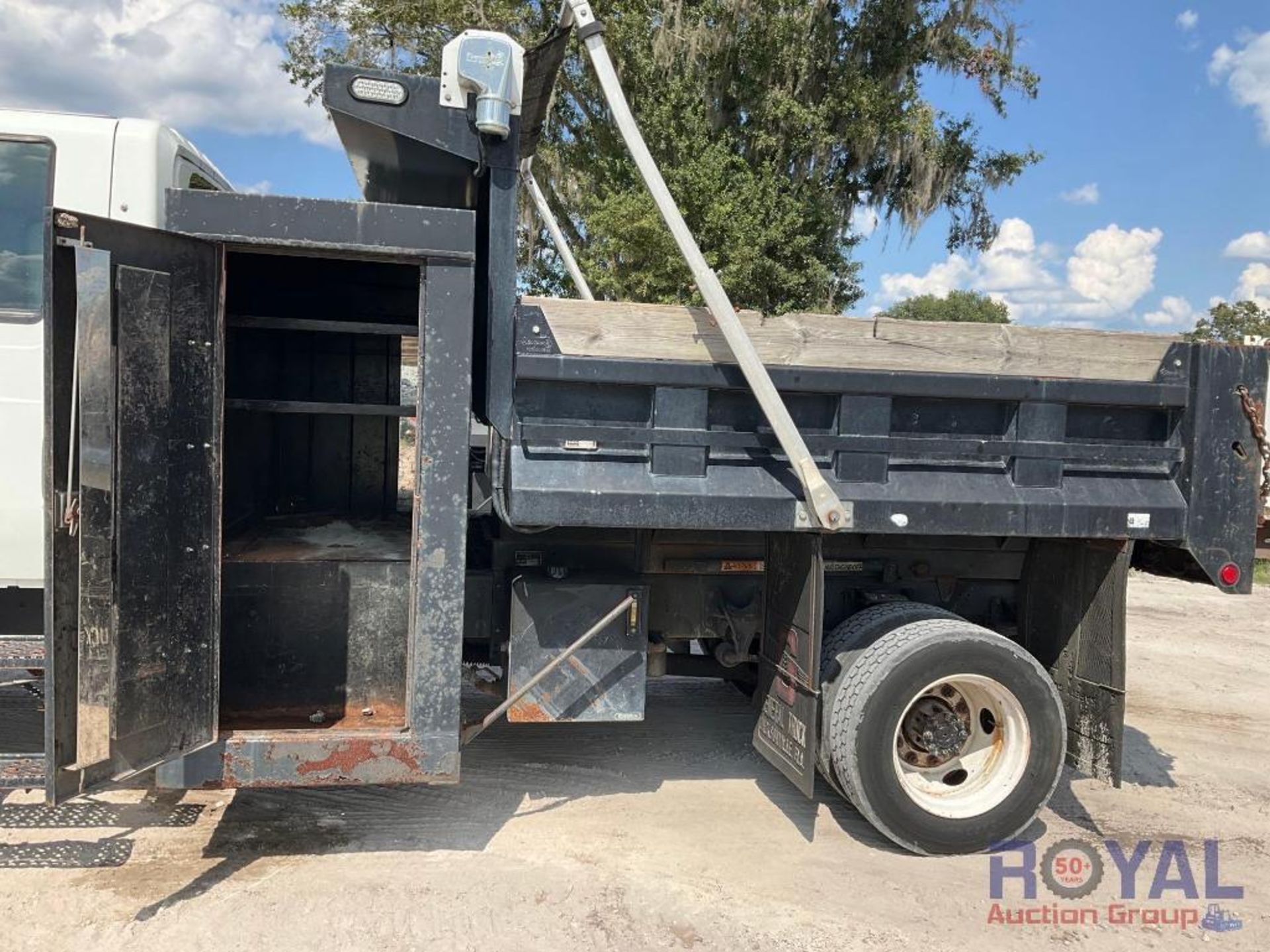 2013 International DuraStar 4300 Crew Cab Mason Dump Truck - Image 14 of 33