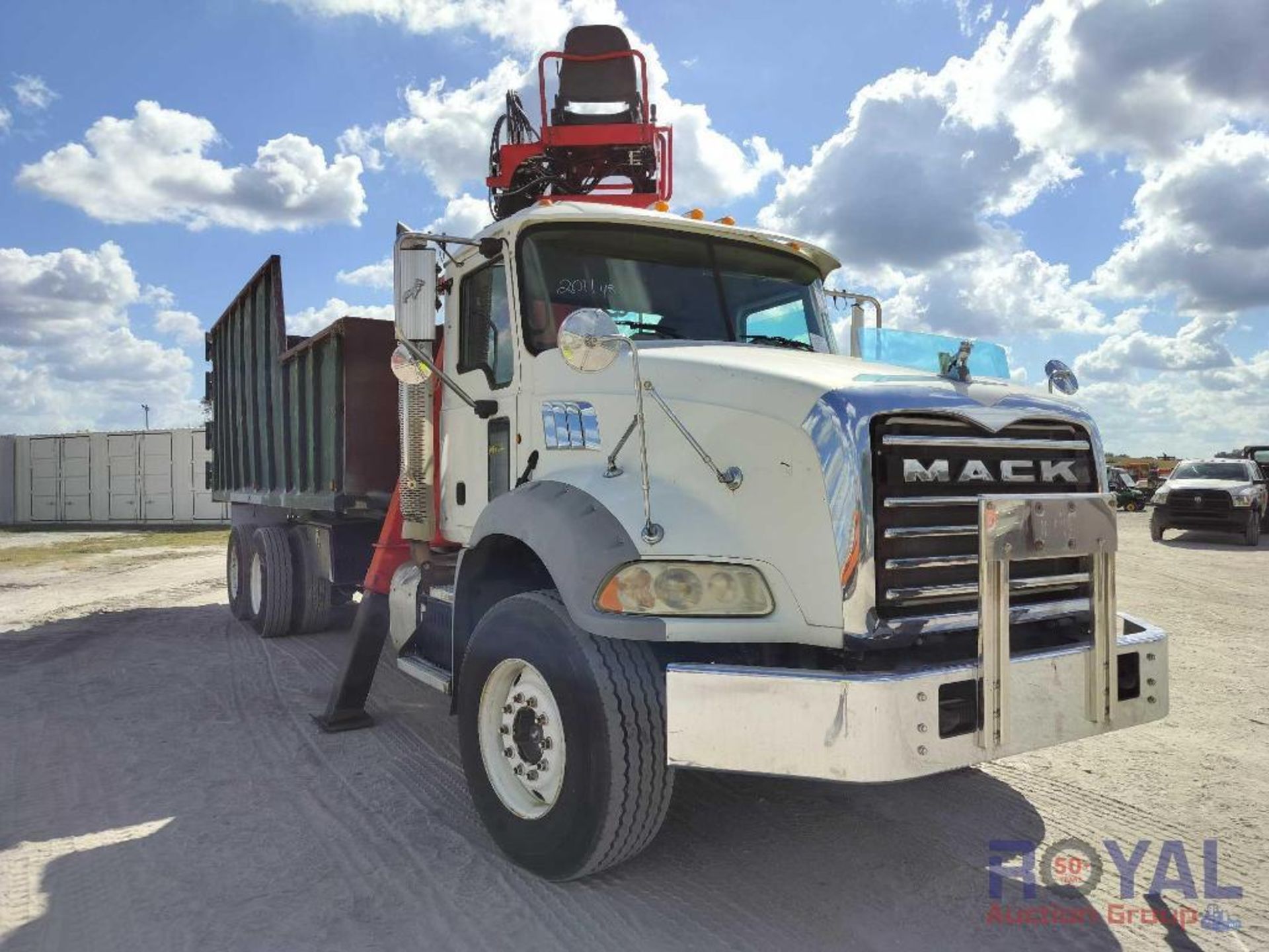 2011 Mack GU813 Prentice 2124 Grapple Truck - Image 2 of 33