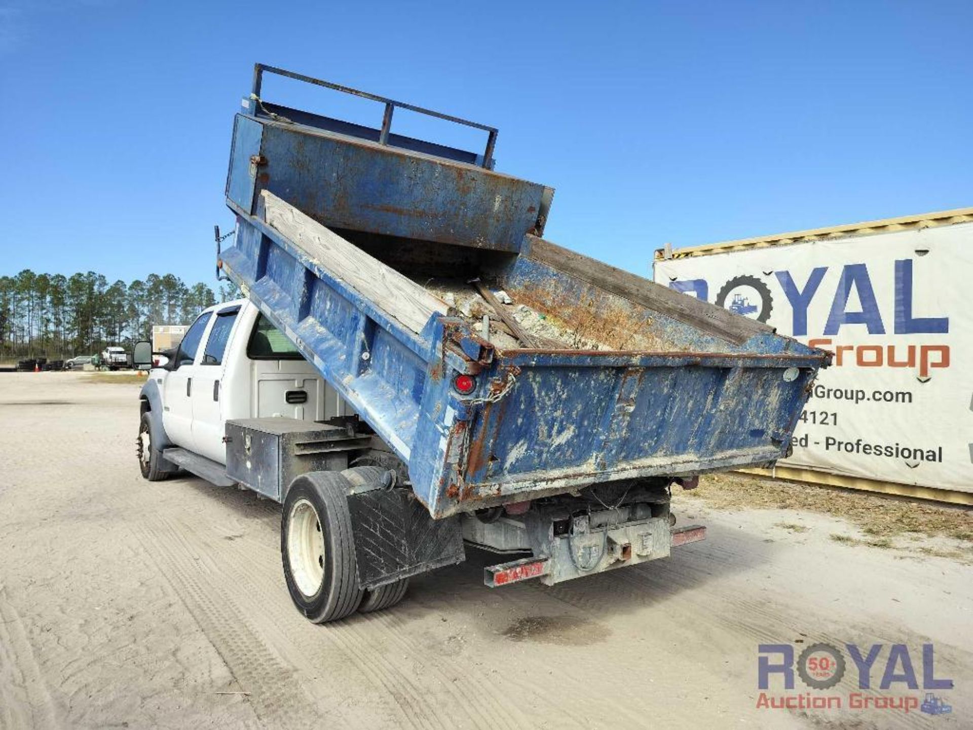 2006 Ford F350 Dump Truck - Image 4 of 27