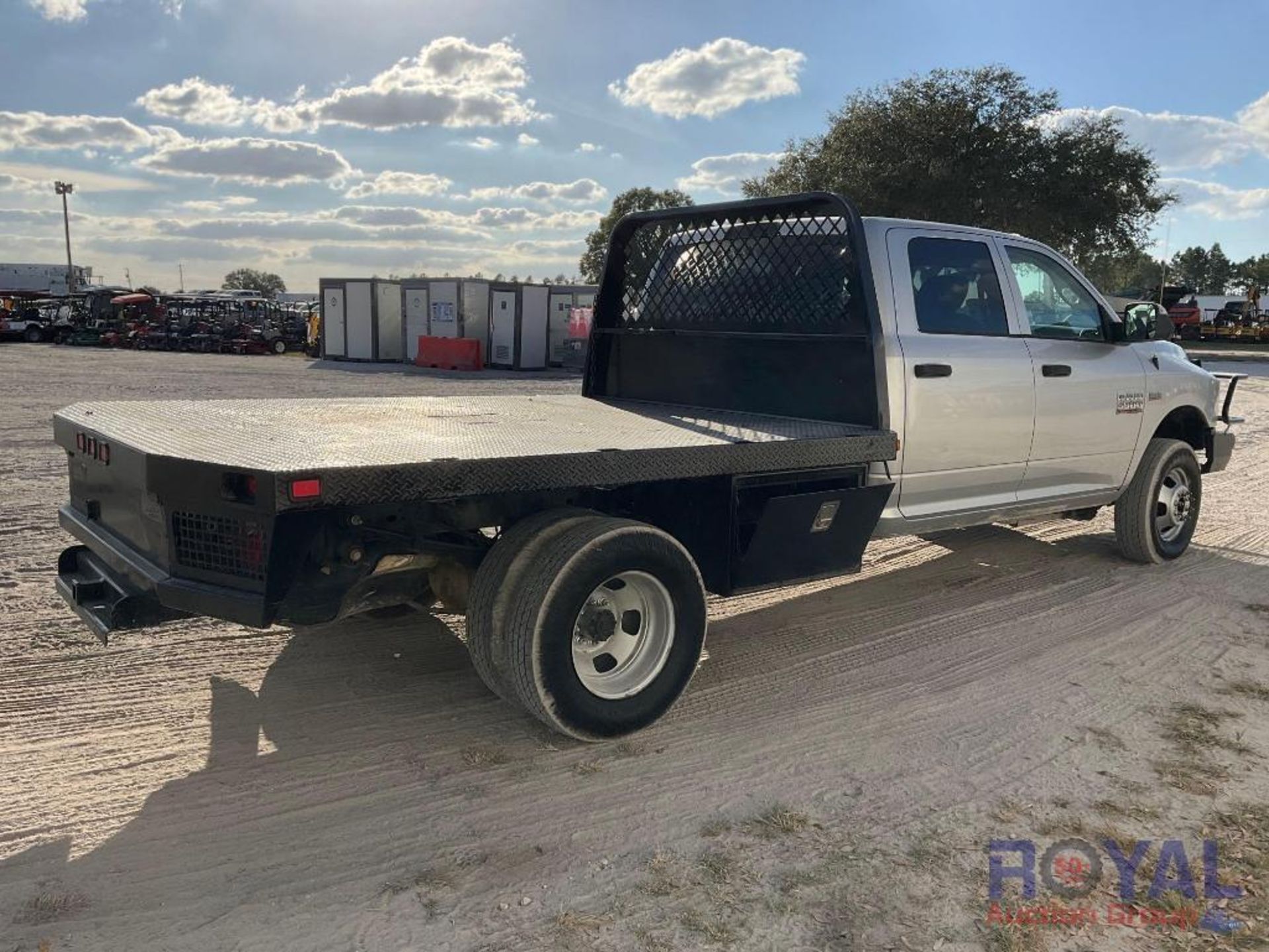 2018 Ram 3500 4x4 Gooseneck Hauler Flatbed Truck - Image 3 of 29