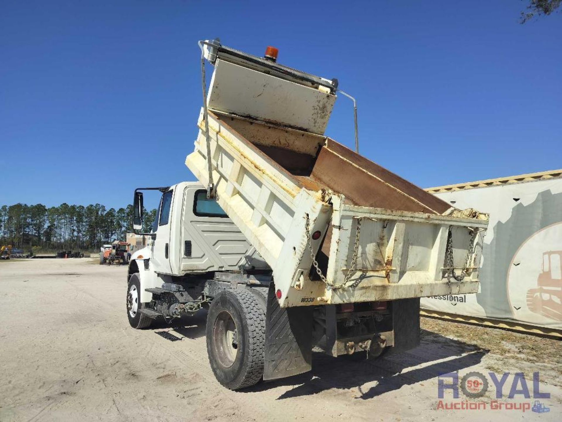 2015 International 4300 Godwin Dump Truck - Image 4 of 26