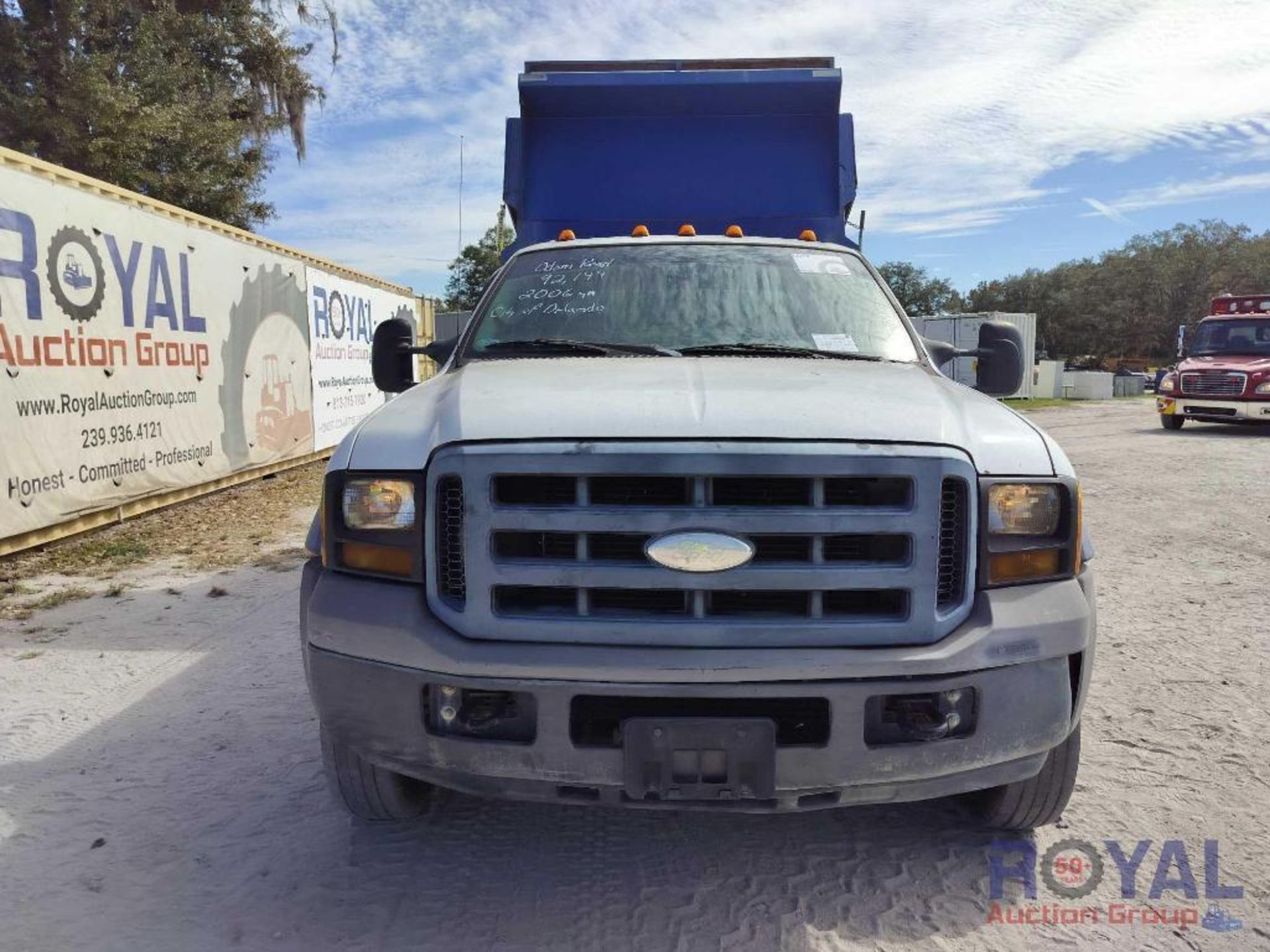 2006 Ford F350 Dump Truck - Image 9 of 27