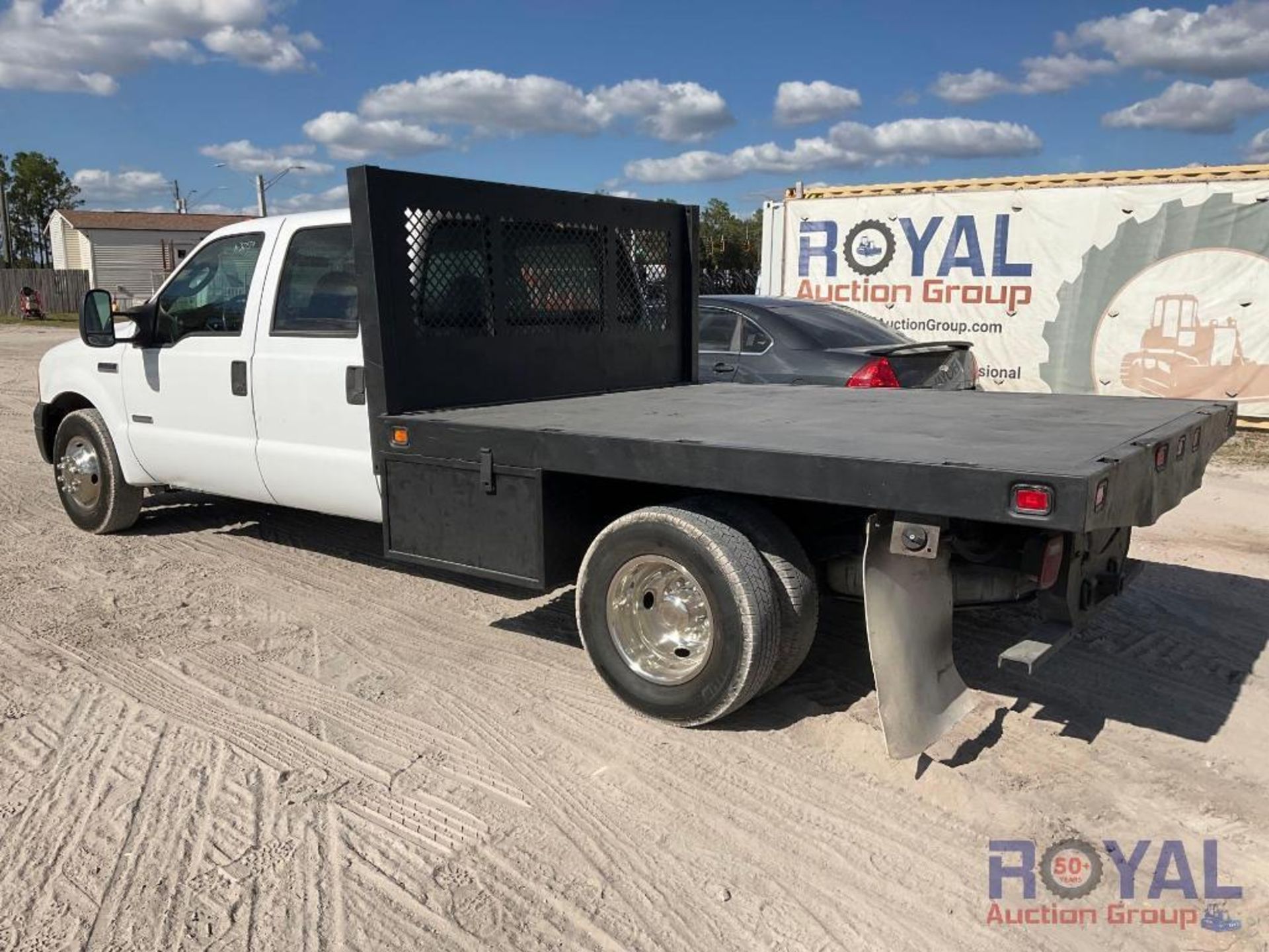 2006 Ford F350 Flatbed Pickup Truck - Image 4 of 26