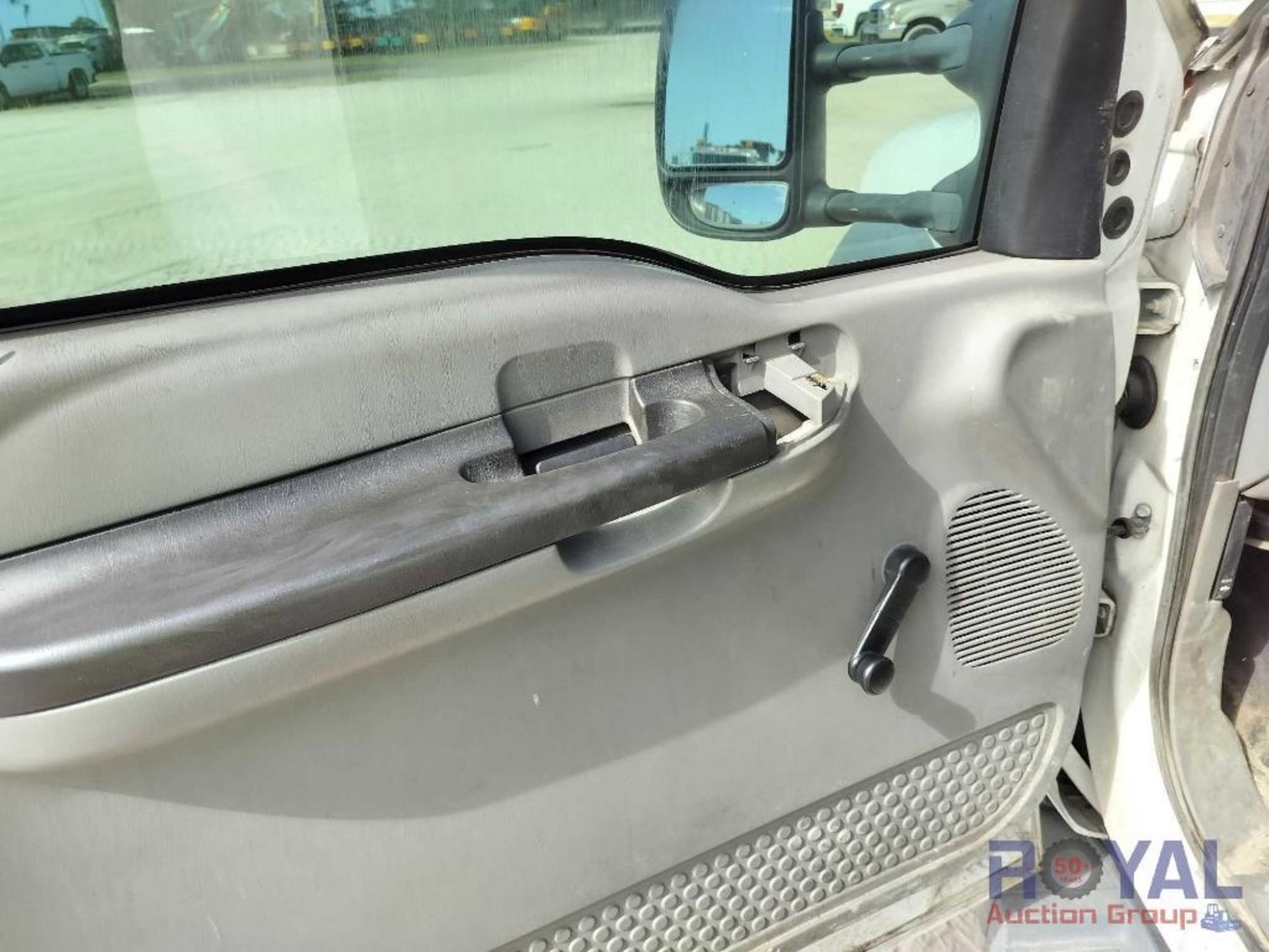 2006 Ford F350 Dump Truck - Image 15 of 27