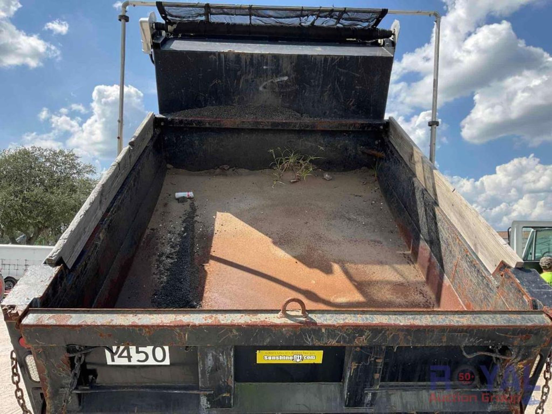 2013 International DuraStar 4300 Crew Cab Mason Dump Truck - Image 19 of 33