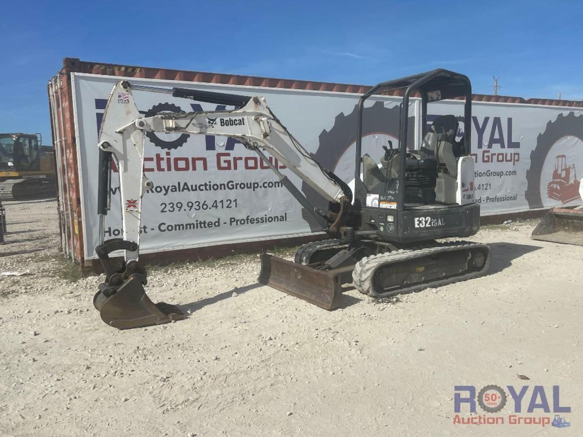 2016 Bobcat E32i Mini Excavator