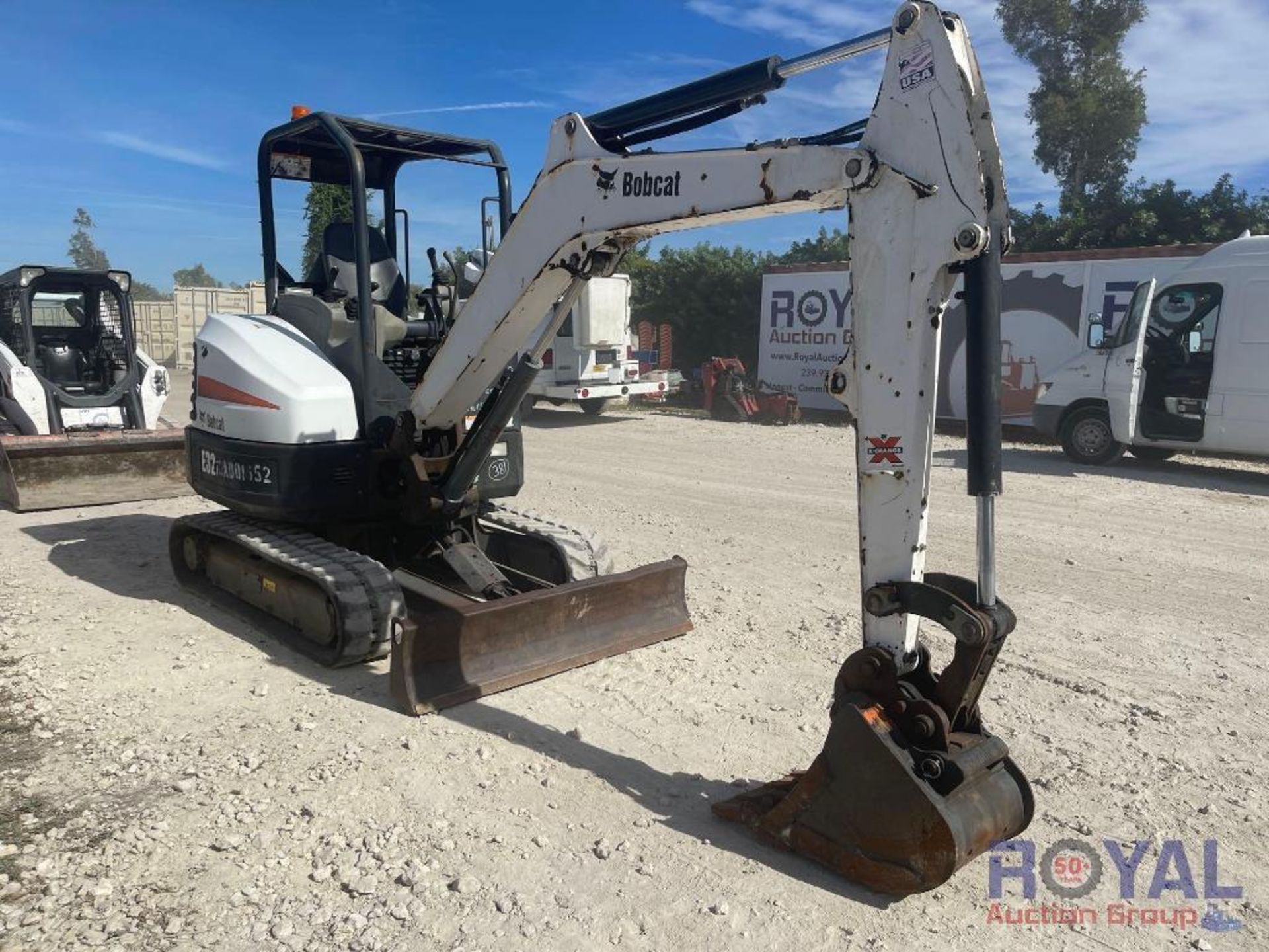 2016 Bobcat E32i Mini Excavator - Image 2 of 16