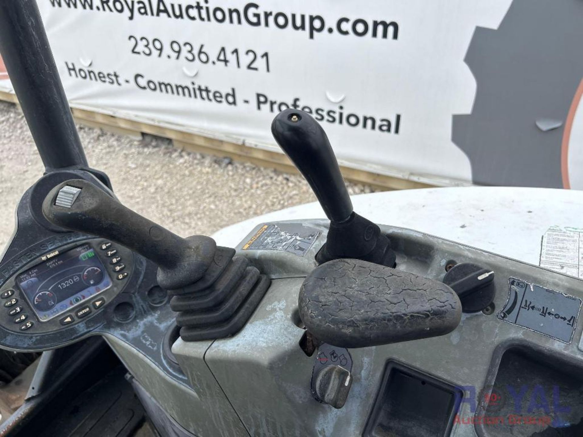 2016 Bobcat E32i Mini Excavator - Image 13 of 25