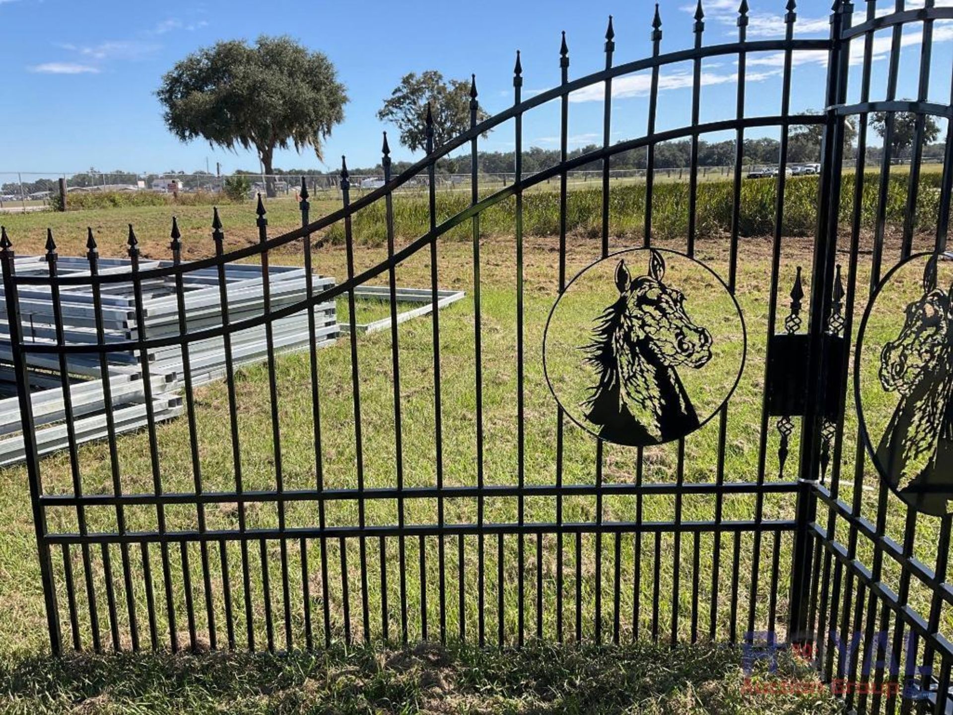 16ft Metal Gate With Horse Design