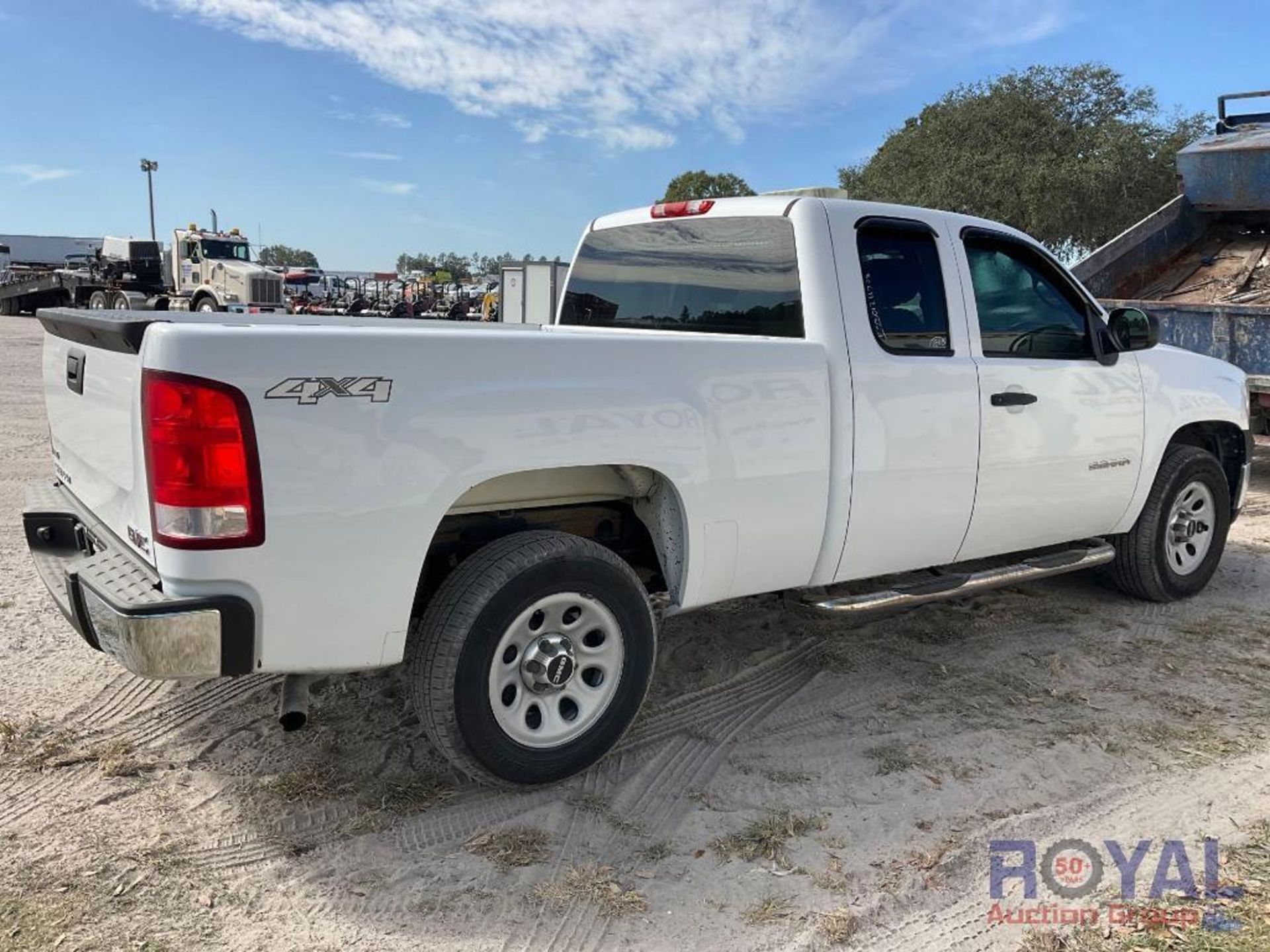 2012 GMC Sierra 4x4 Pickup Truck - Image 3 of 25