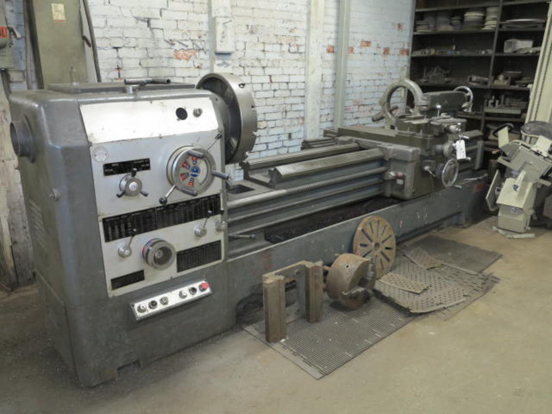 INVESTARE ''Lansing G'' 24'' Lathe 24'' Swing 72'' Bed, Strady Rest, Tail Stock, Power Saddle,