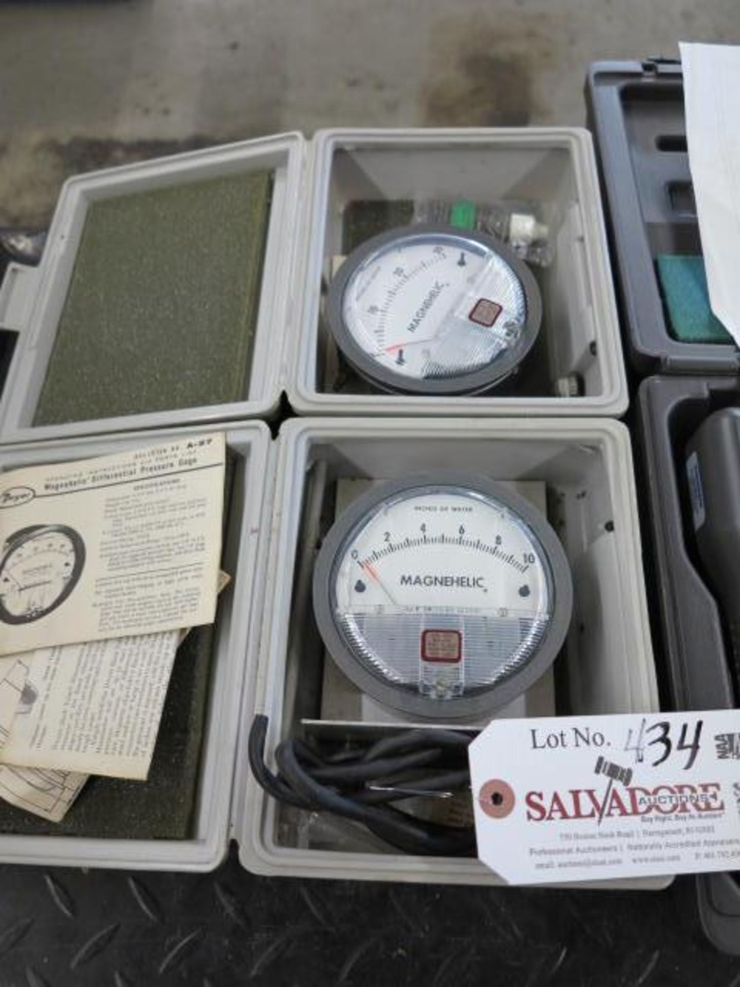 Lot (2) Magnehelic Differential Pressure Gages