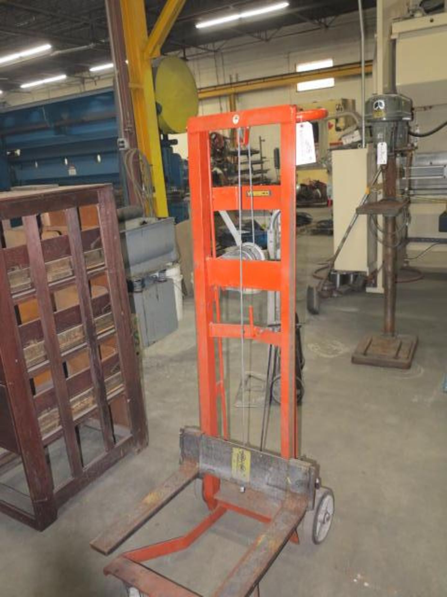 Hand Operated 750 Lb Forklift