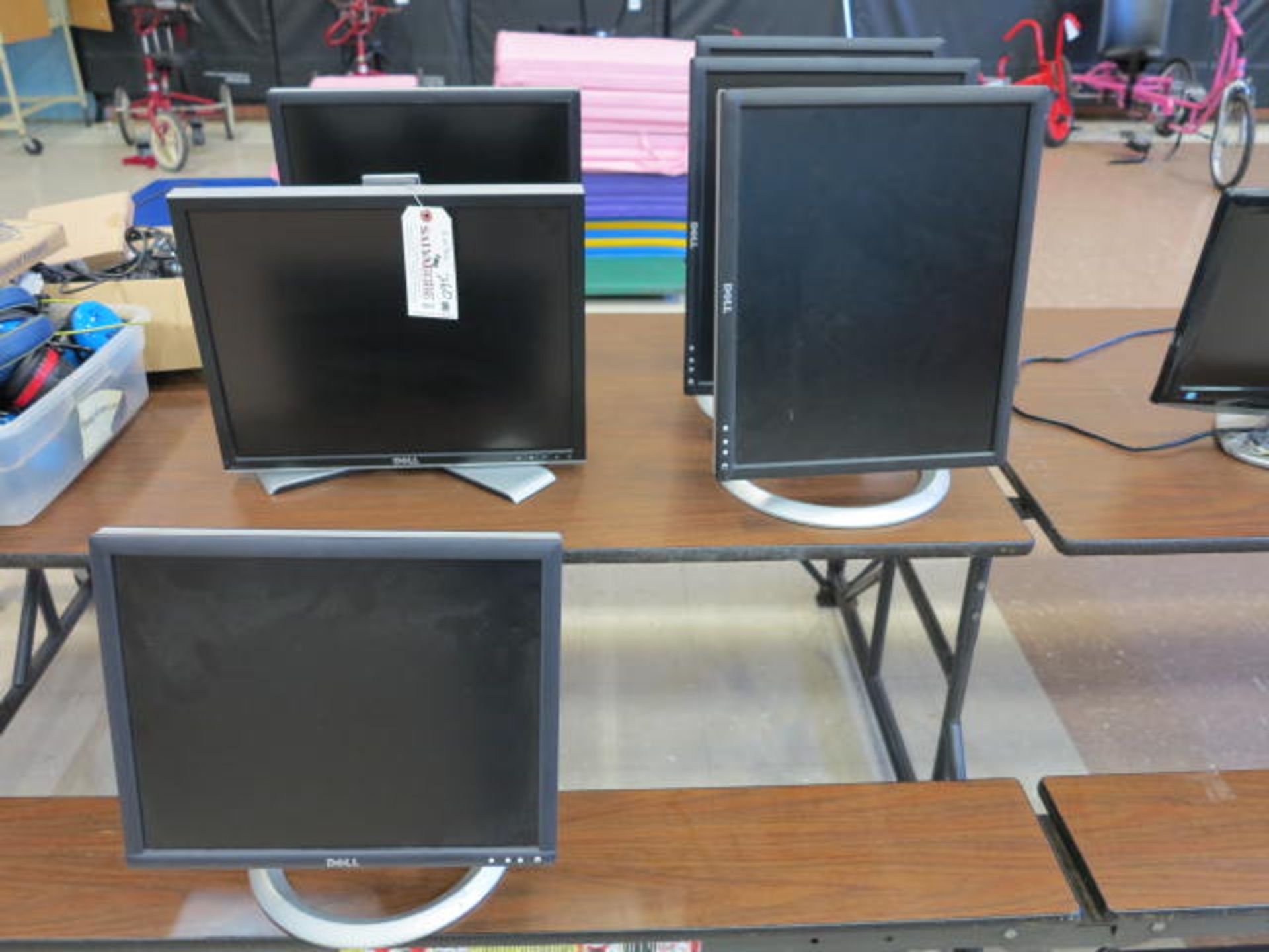 Lot (5) Dell 18'' Monitors