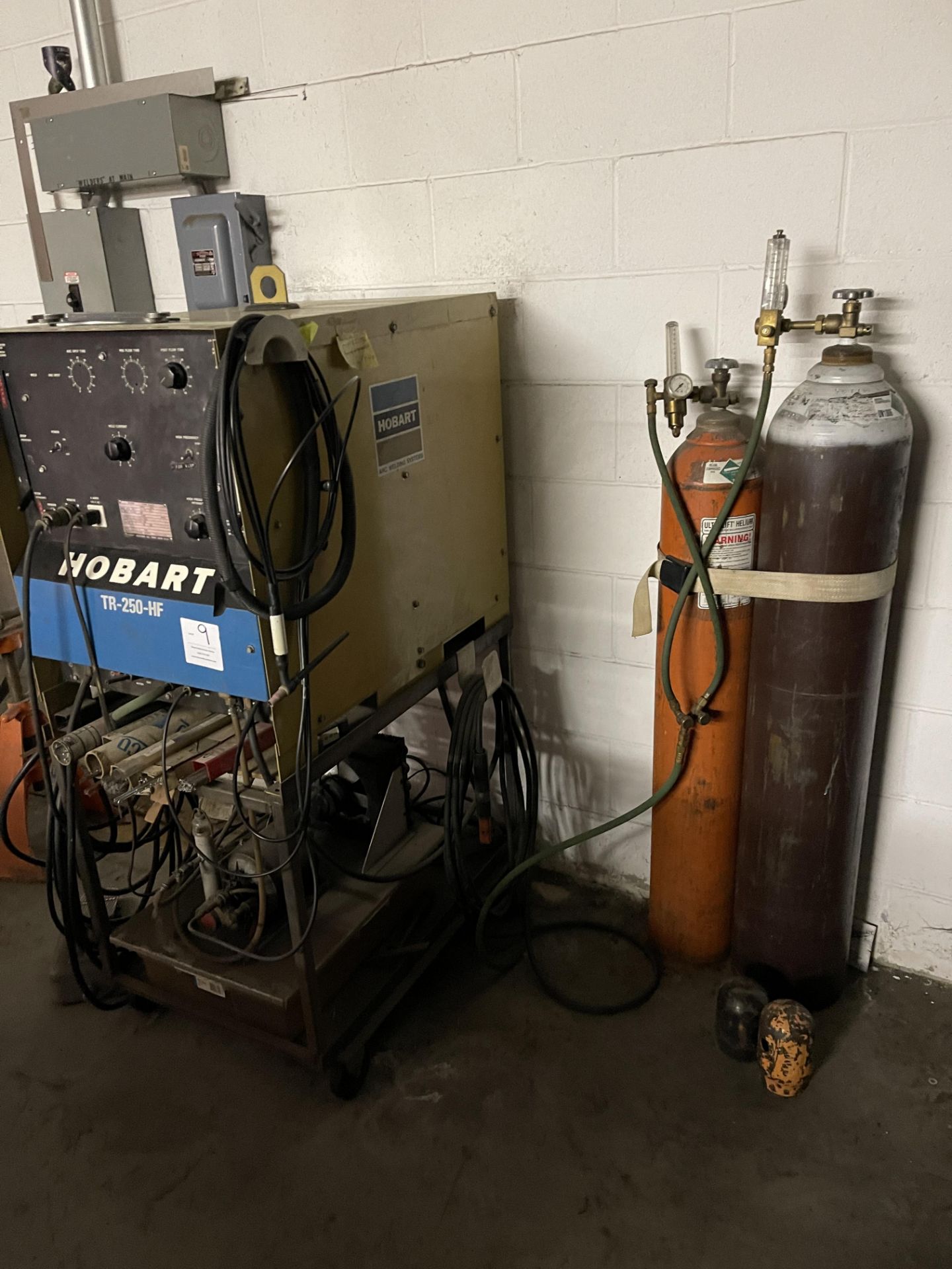 Hobart arc welder model TR-250-HF with two tanks - Image 2 of 3