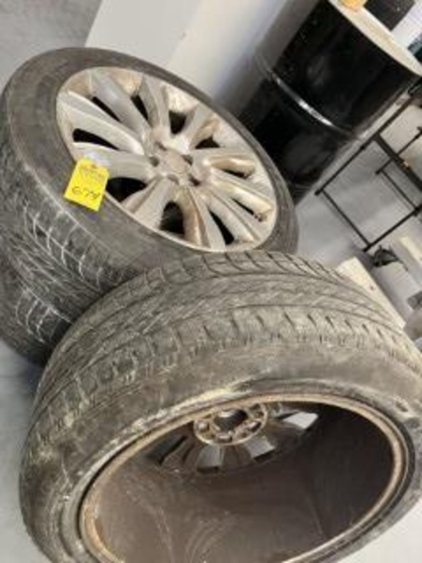 RANGE ROVER TIRES / RIMS