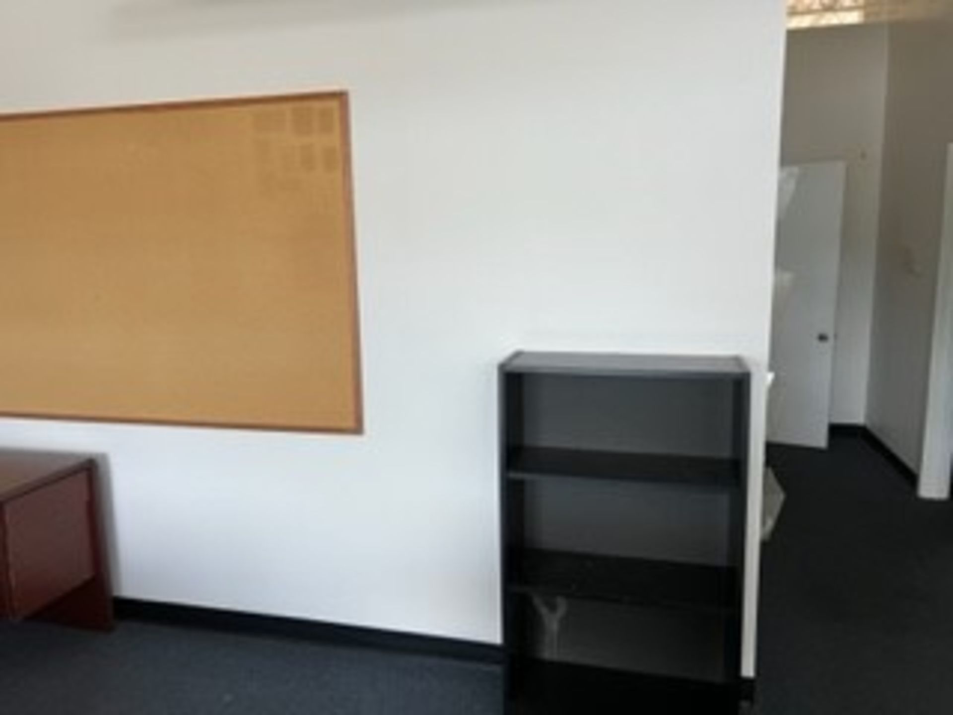 LOT CONTENTS OF ROOM - 1- LATERAL FILE CABINET WITH 2 DRAWERS / 1- STEEL STORAGE CABINET / 1- DESK W - Image 4 of 4