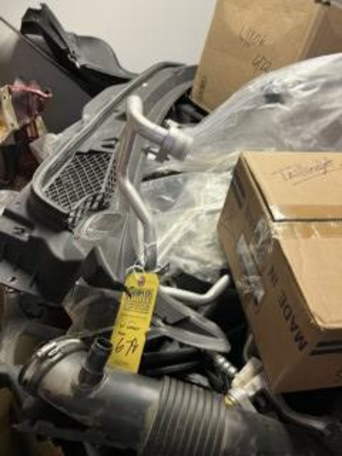 LOT ASSORTED CAR PARTS