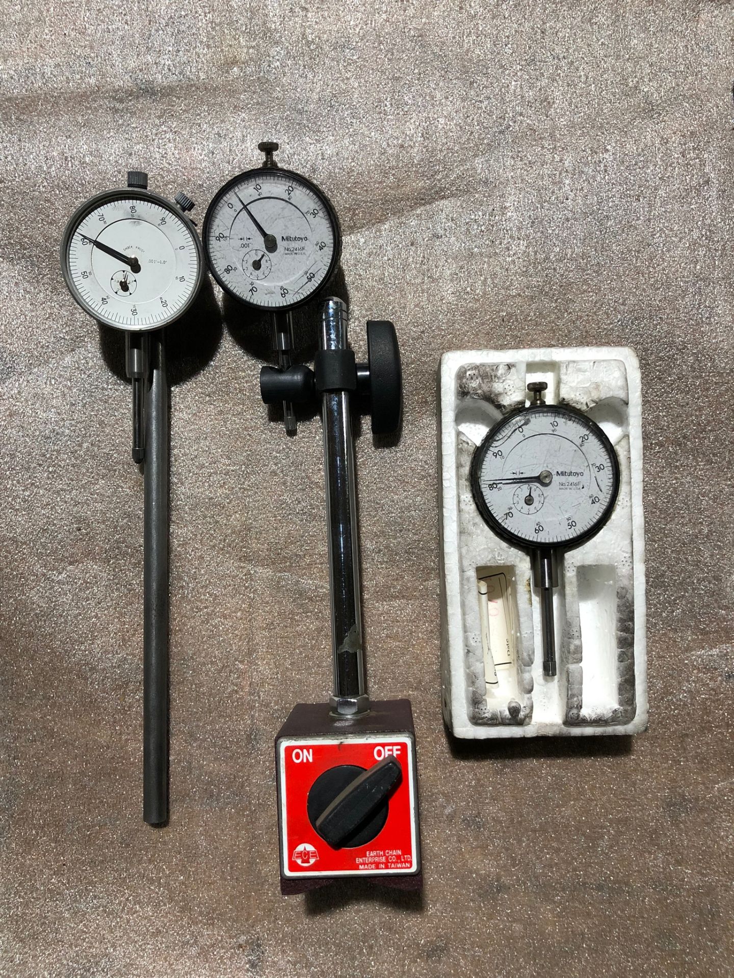 Lot of 3 (3 units) Mitutoyo Dial Indicator Units with magnetic base stand