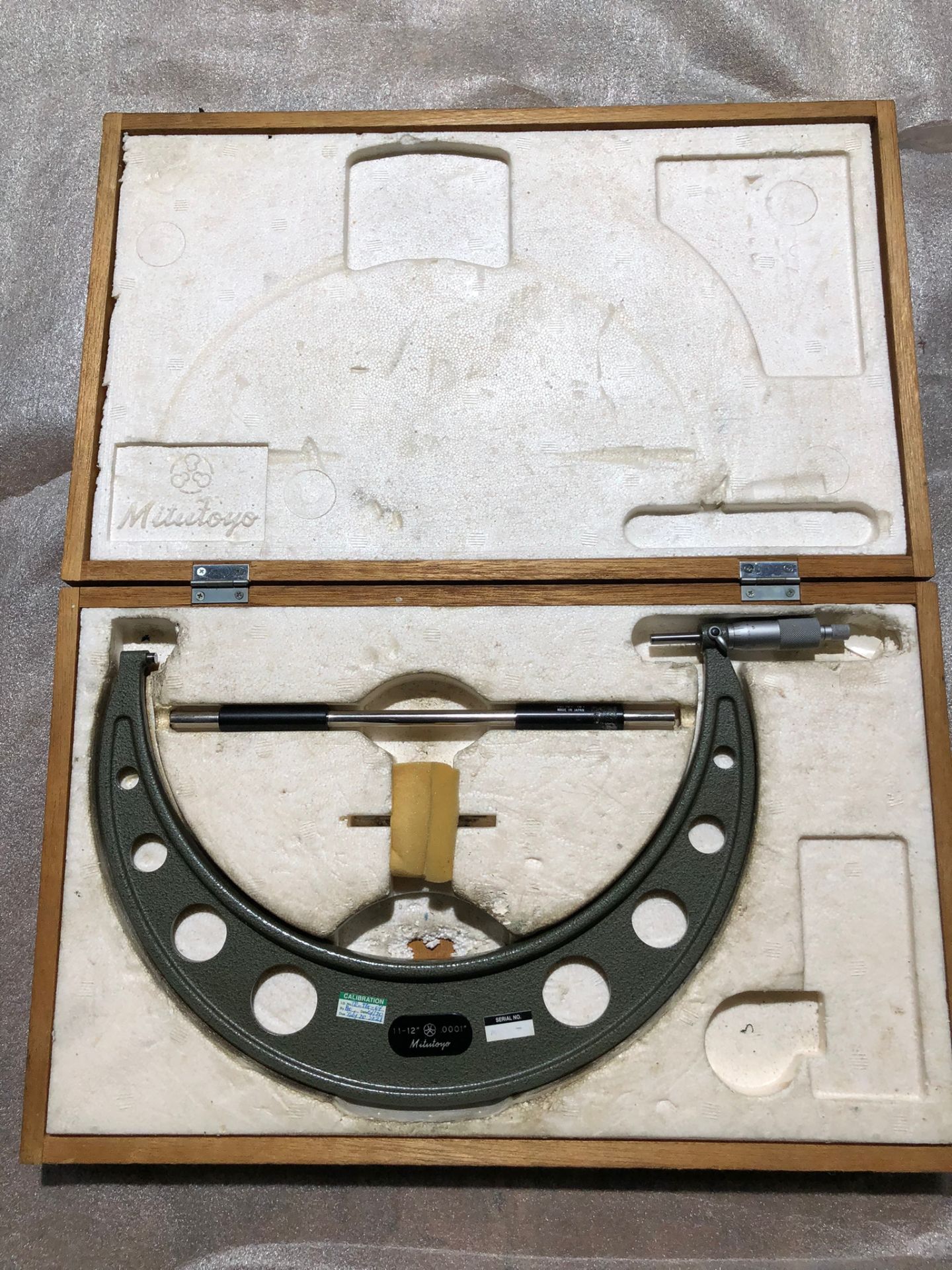 Mitutoyo 11-12" Micrometer in case with standard